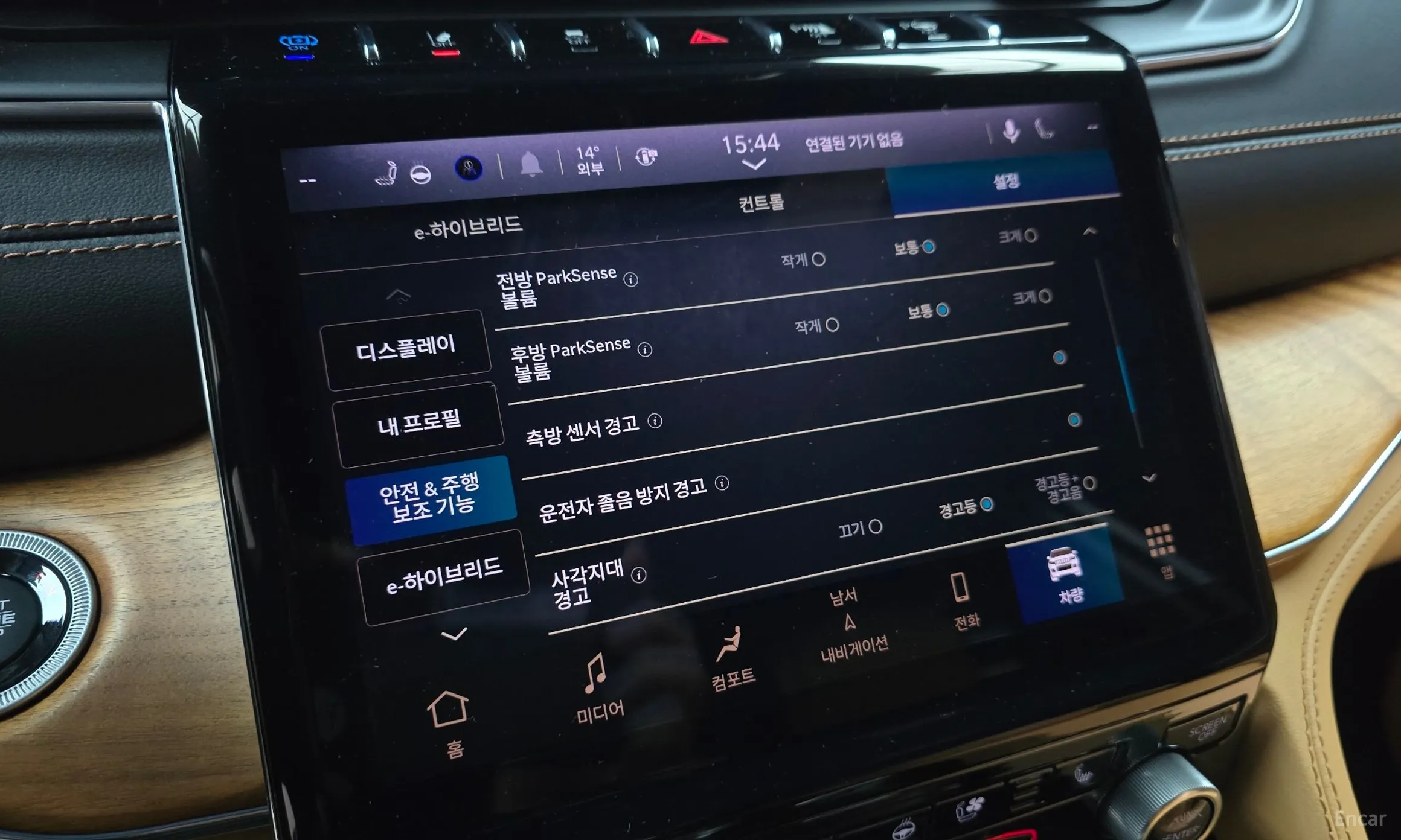 Jeep Grand Cherokee (WL) превью 16