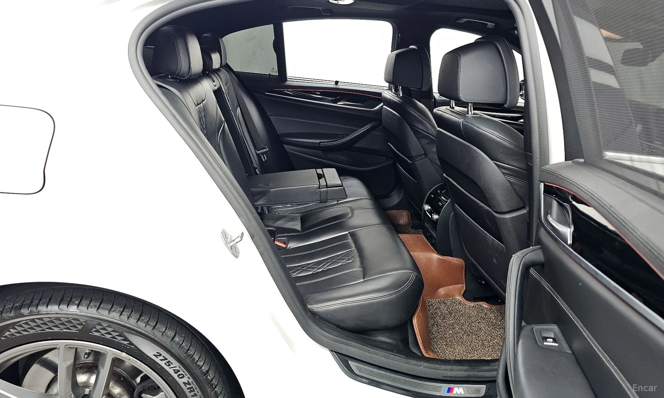 BMW 5 Series (G30) превью 12