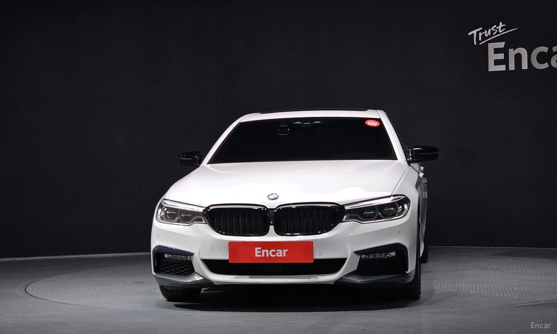 BMW 5 Series (G30) превью 3