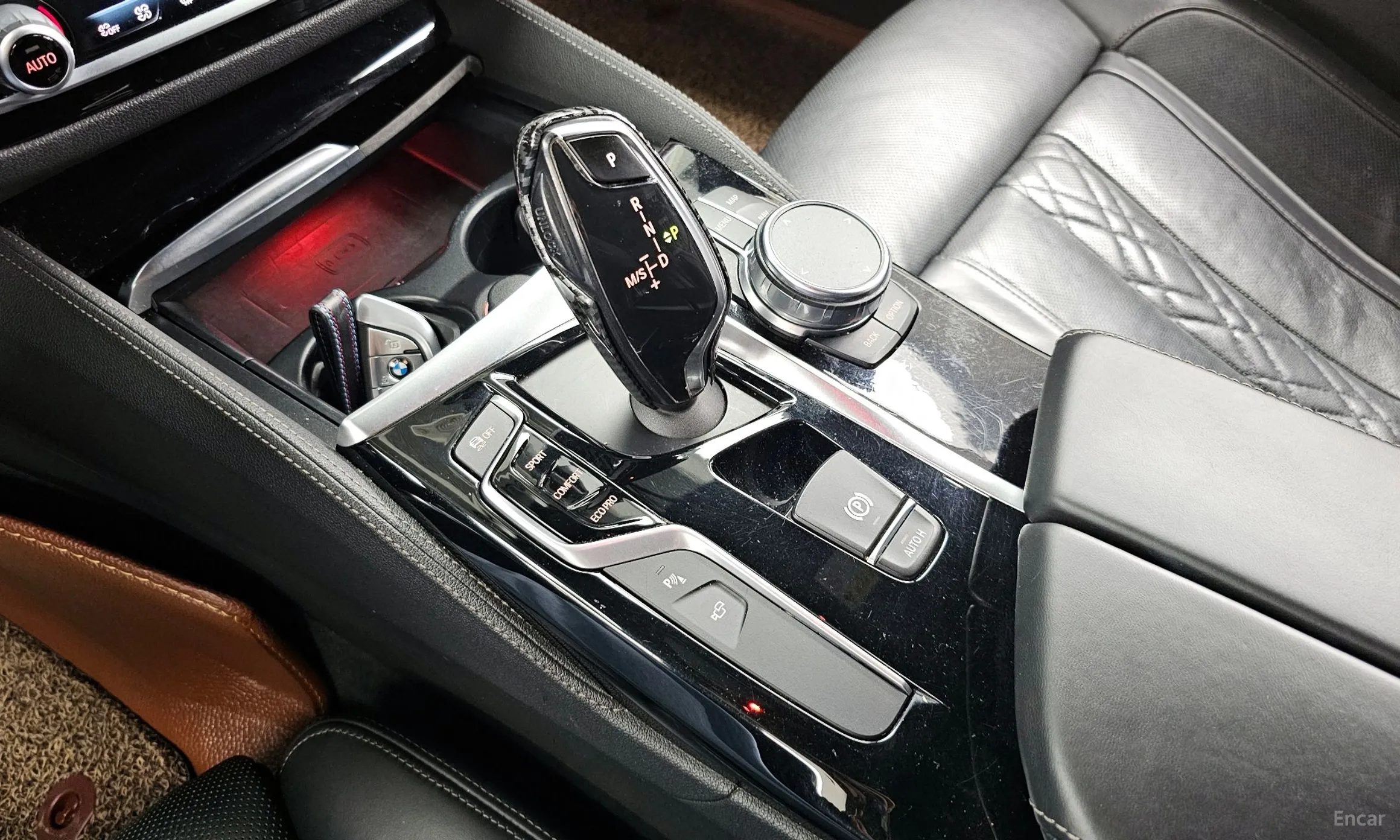 BMW 5 Series (G30) превью 9