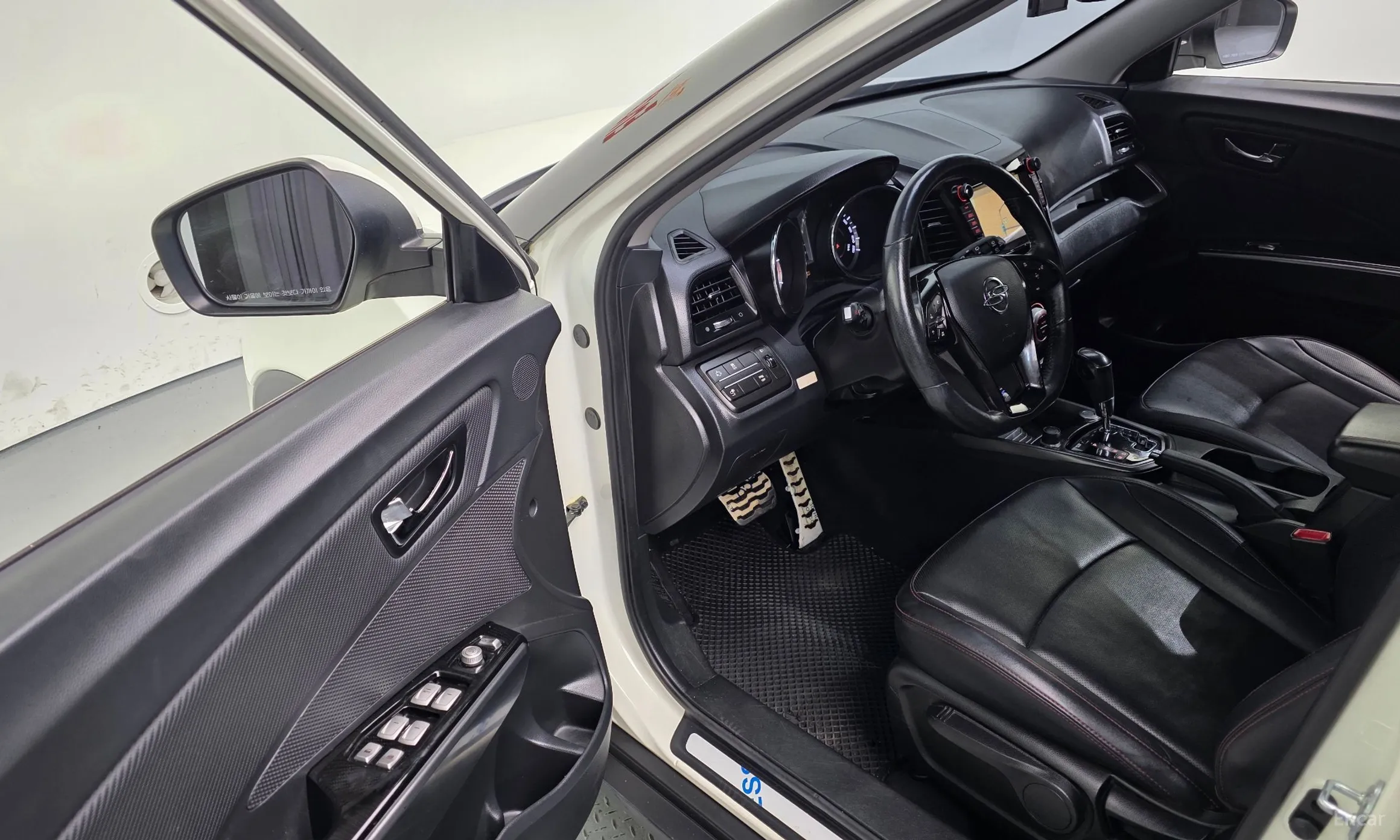 KG Mobility (SsangYong) Tivoli Air превью 11