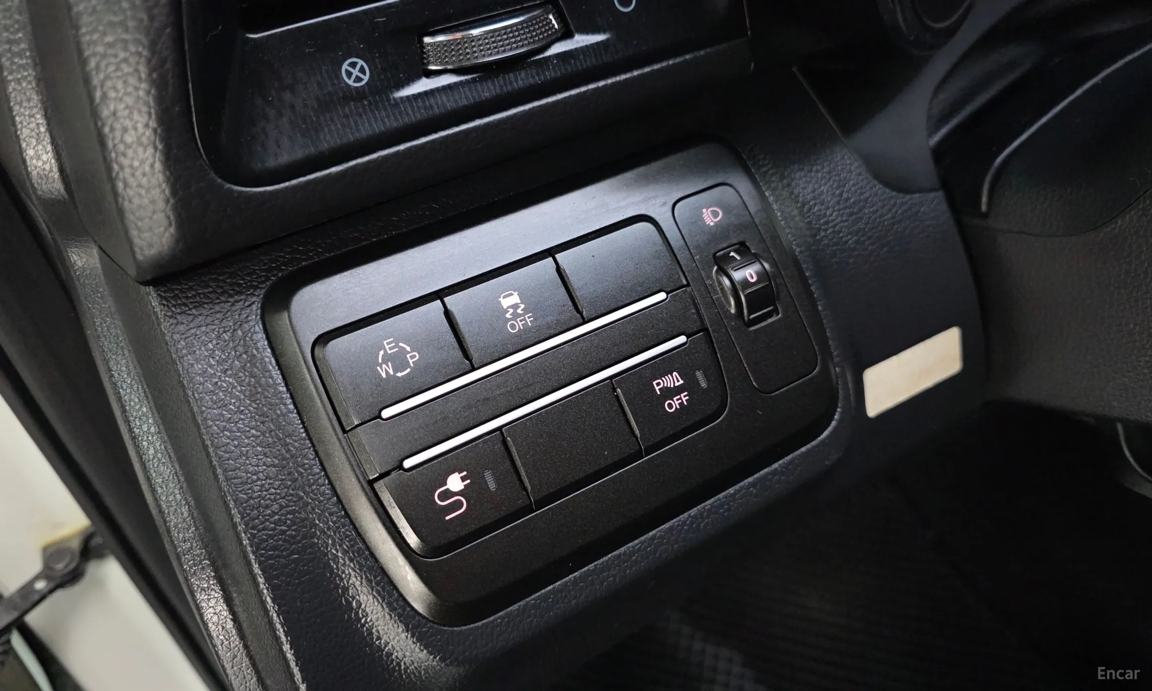 KG Mobility (SsangYong) Tivoli Air превью 13