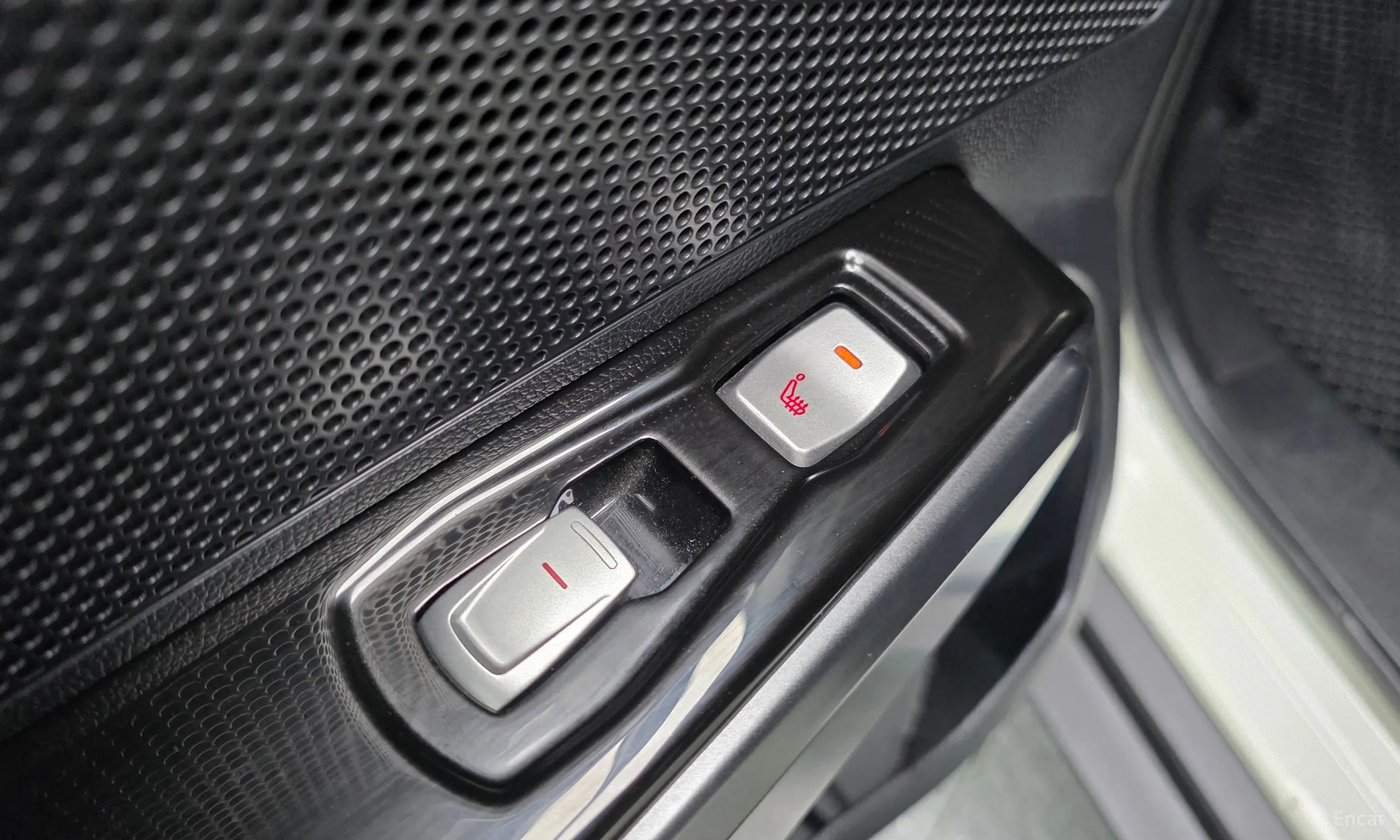 KG Mobility (SsangYong) Tivoli Air превью 18