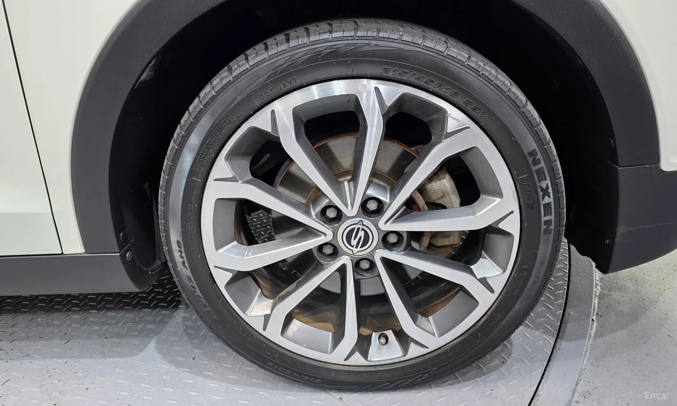 KG Mobility (SsangYong) Tivoli Air превью 5