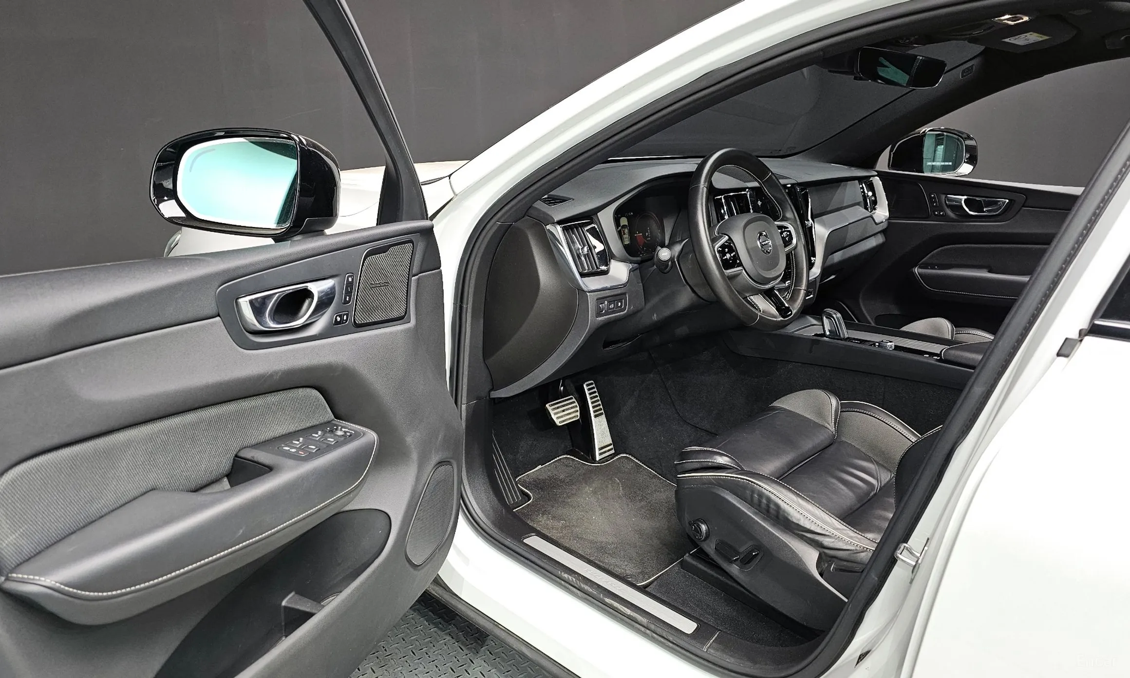 Volvo XC60 Gen 2 превью 10