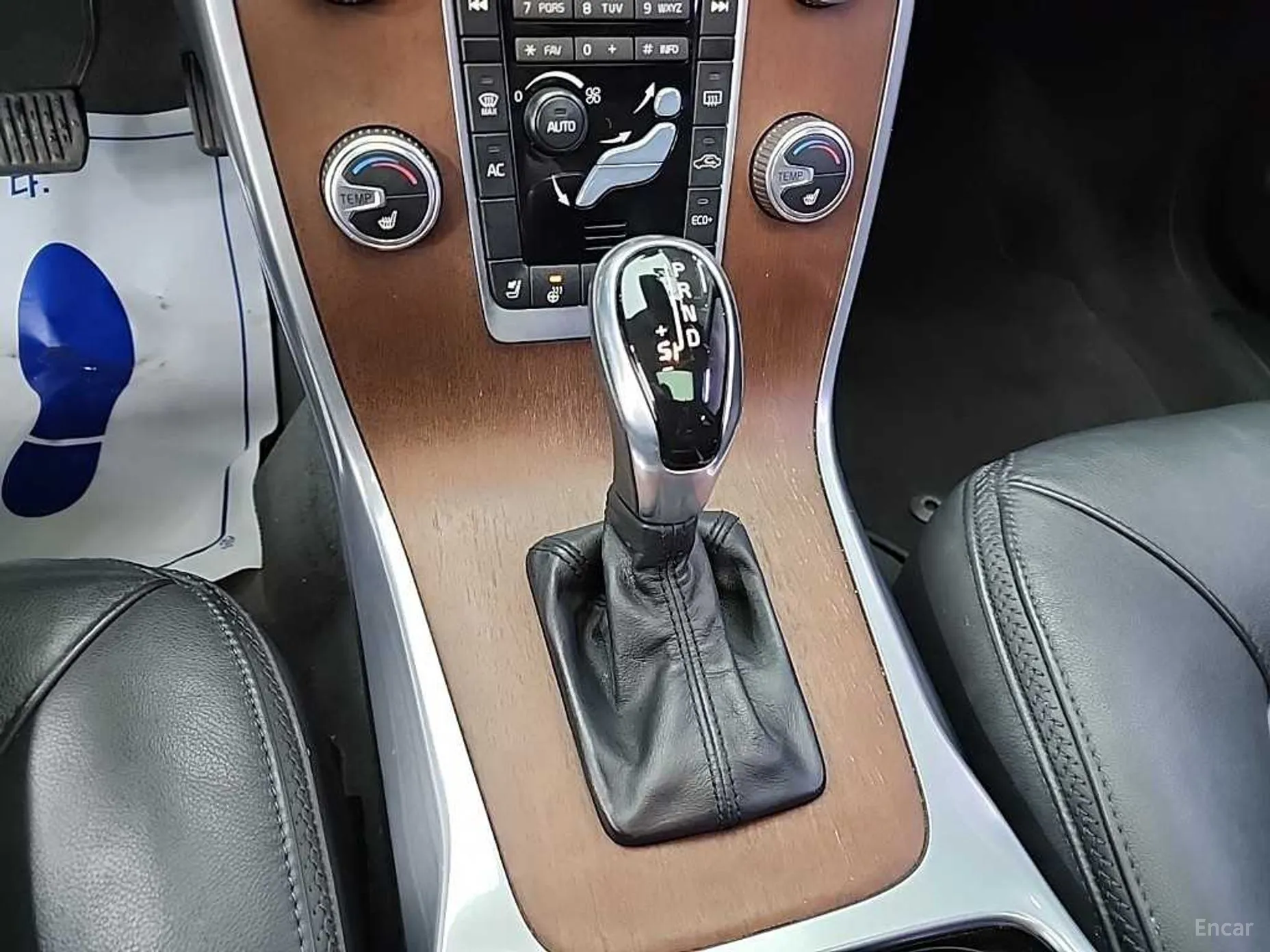 Volvo XC70 превью 8