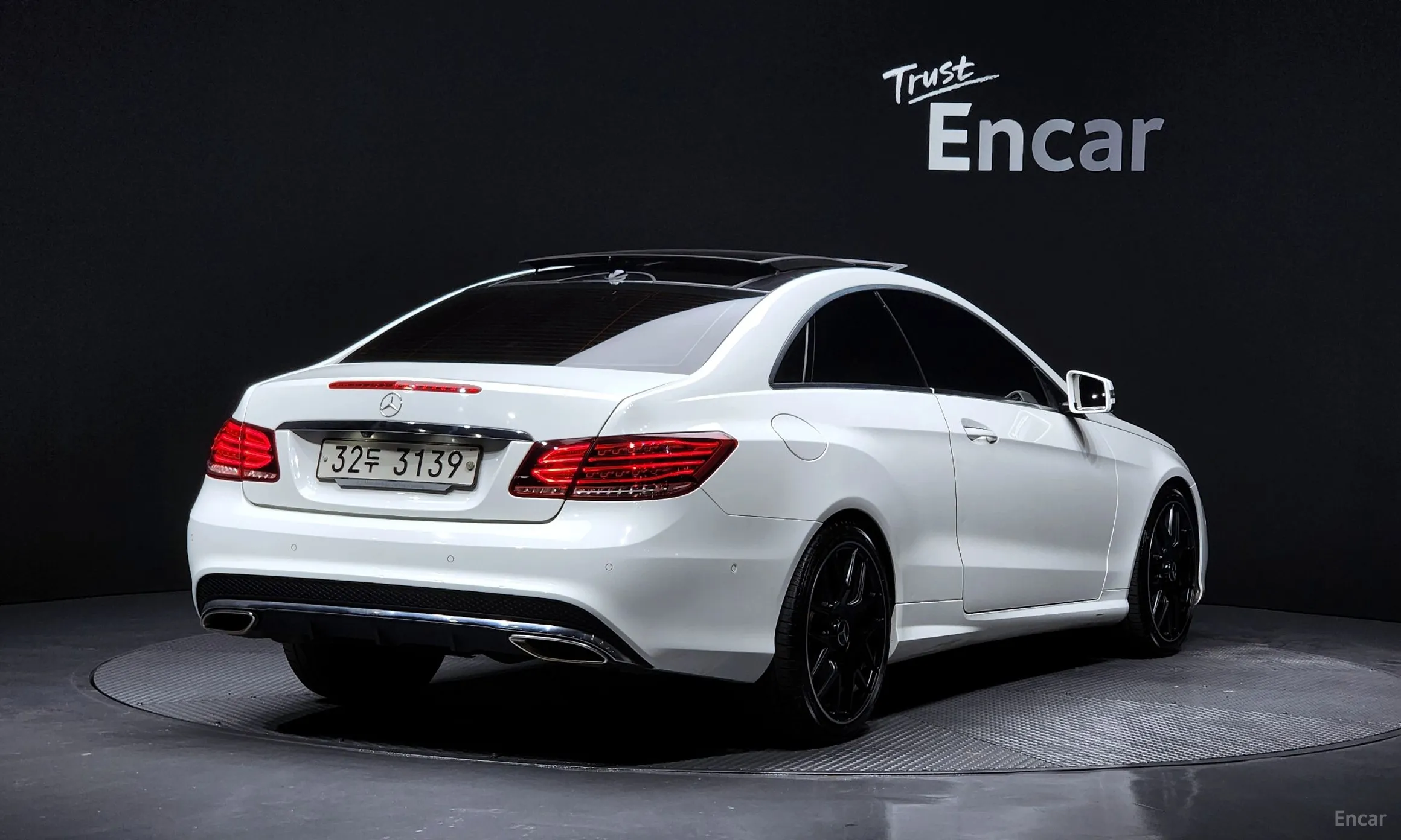 Mercedes Benz E-Class W212