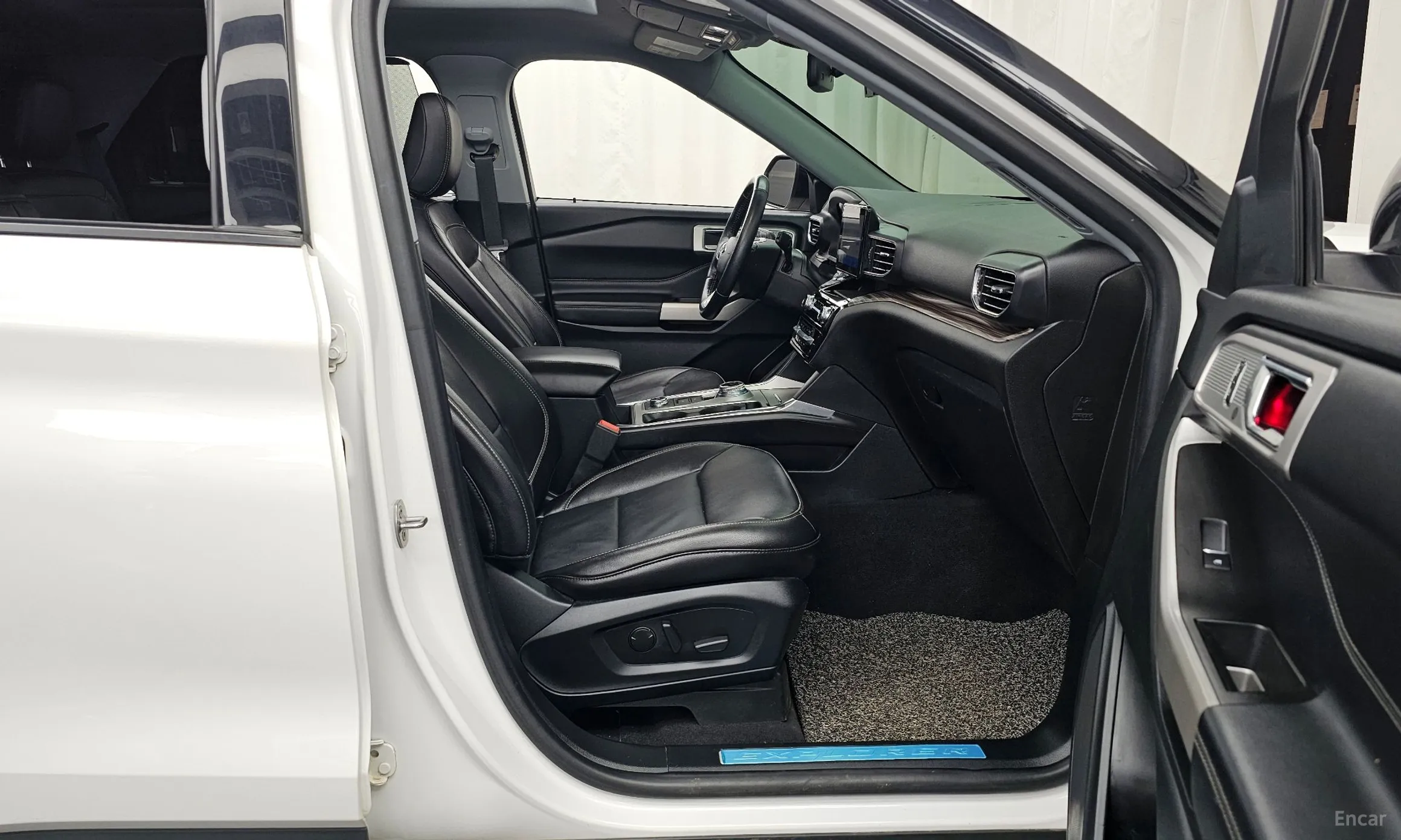 Ford Explorer 6th Generation превью 11