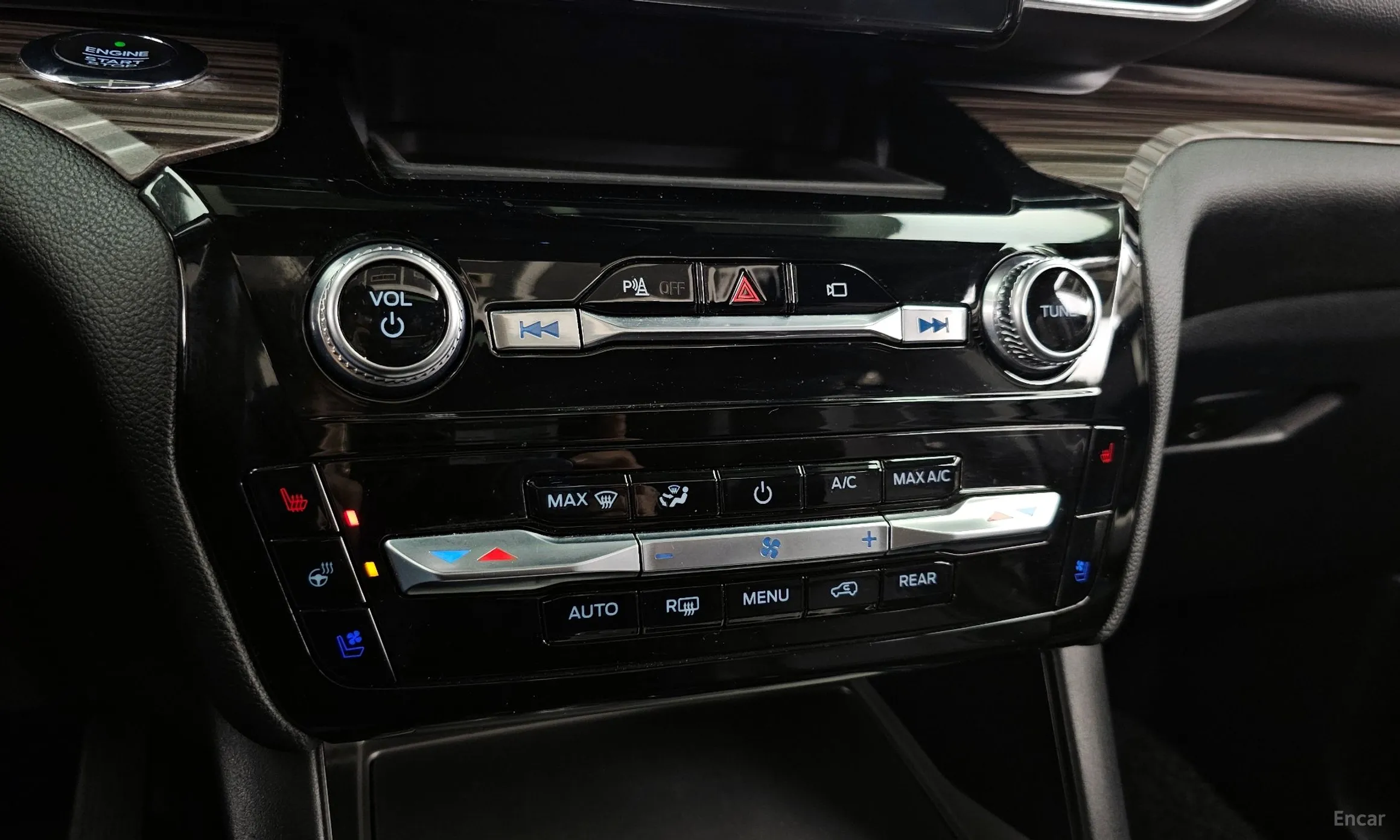 Ford Explorer 6th Generation превью 17