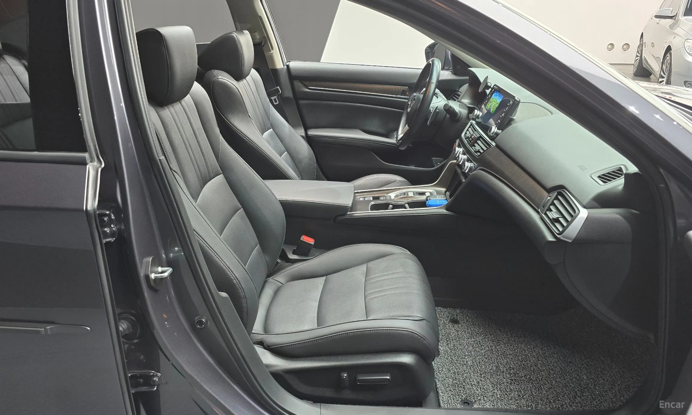 Honda Accord 10th Generation превью 10