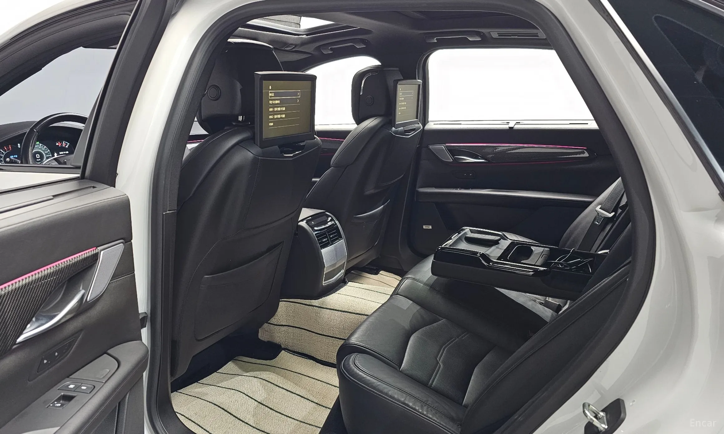 Cadillac CT6 превью 12