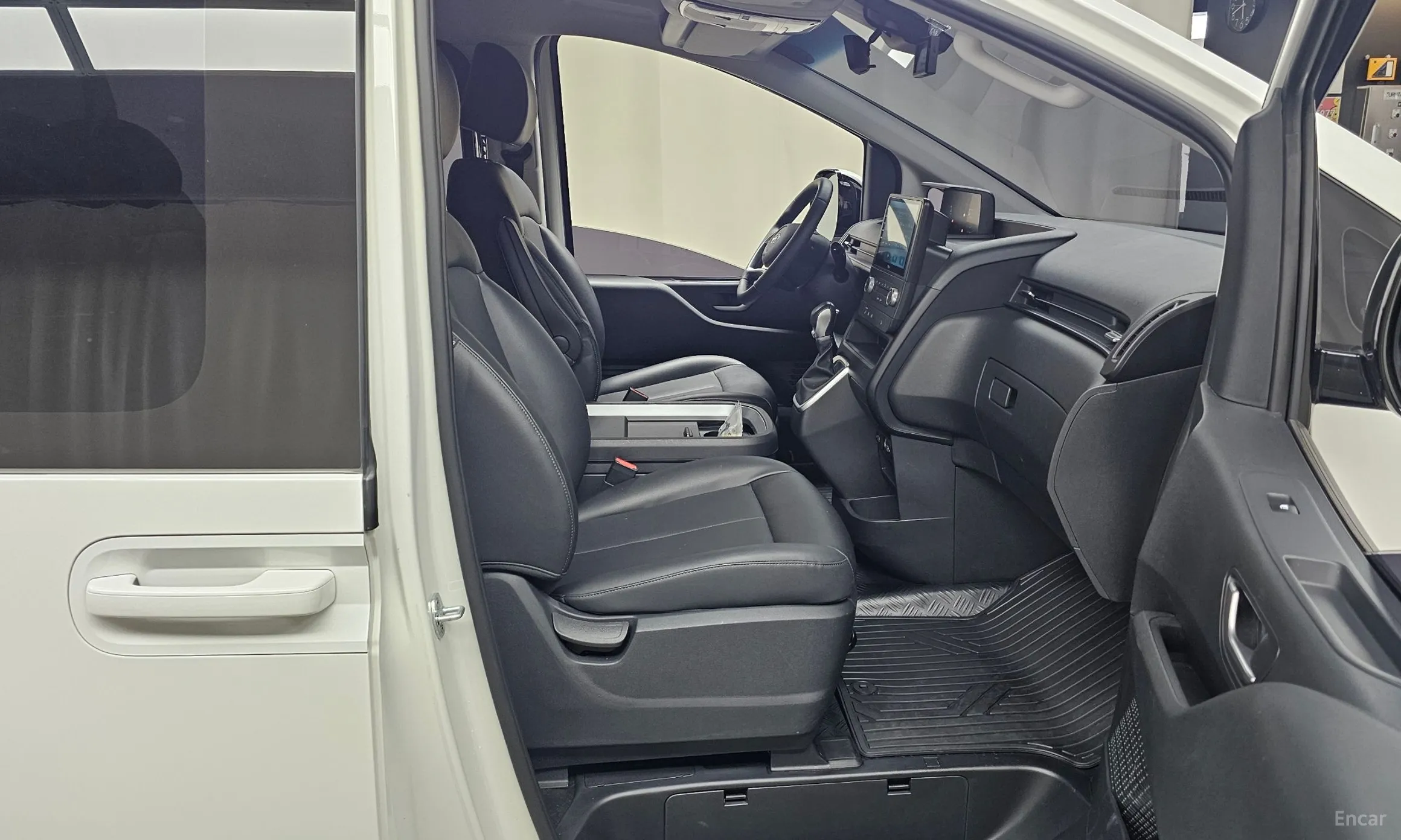 Hyundai Staria превью 11