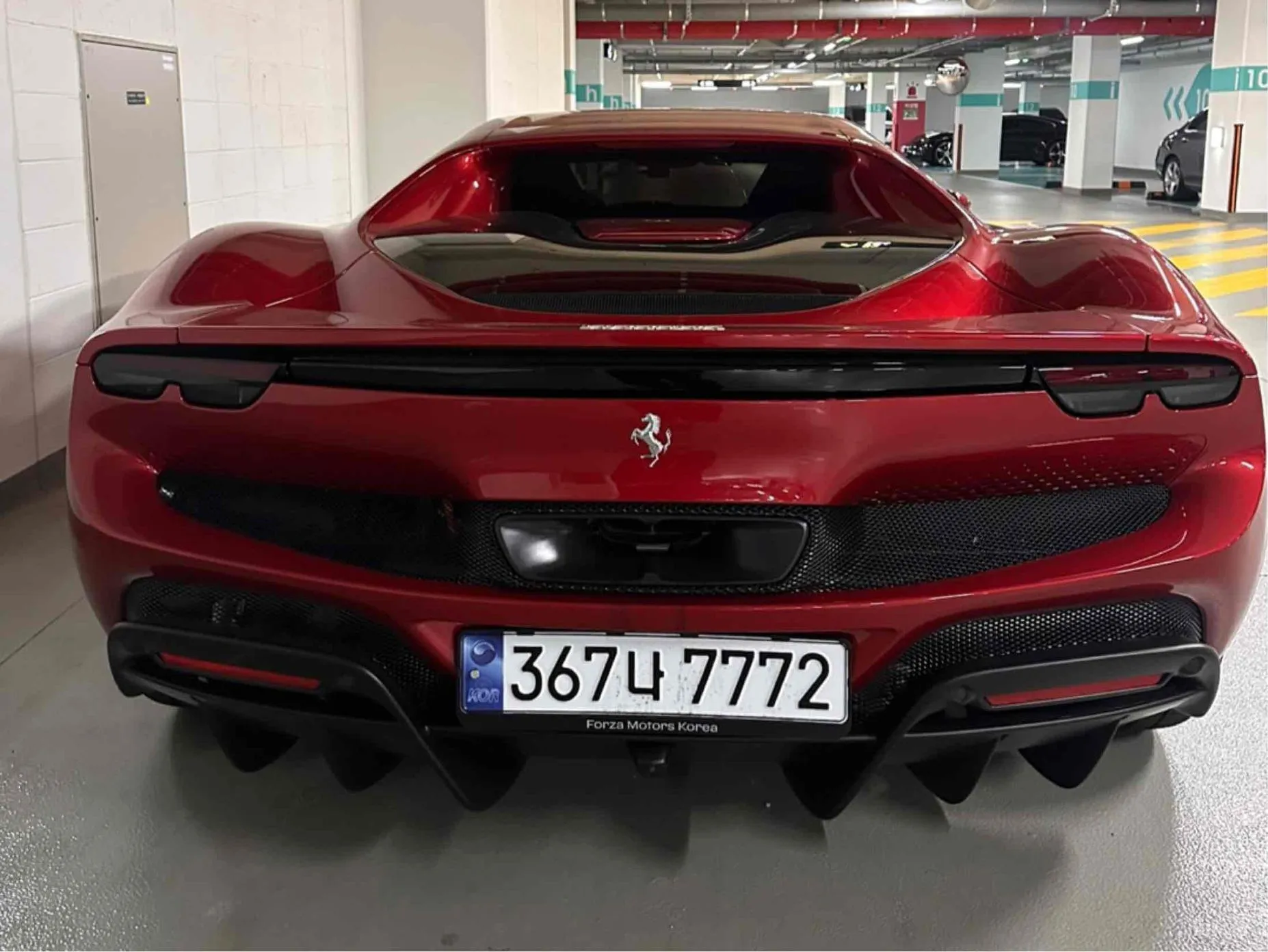 Ferrari 296 GTB превью 9