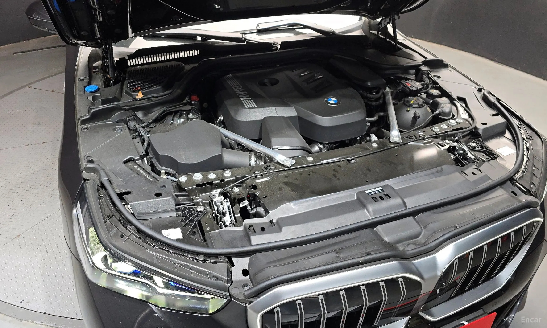 BMW 5 Series (G60) превью 6