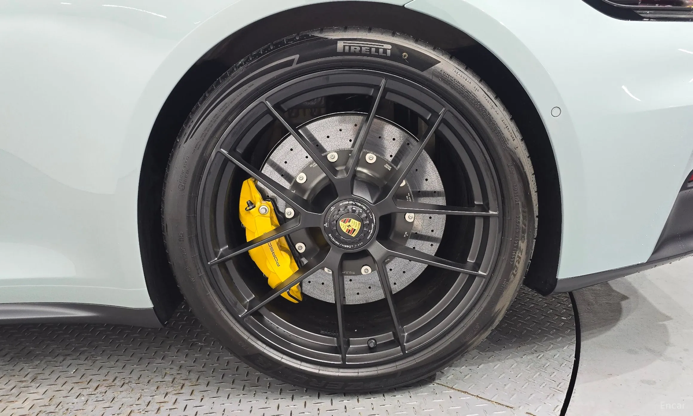 Porsche 911 (992) превью 5