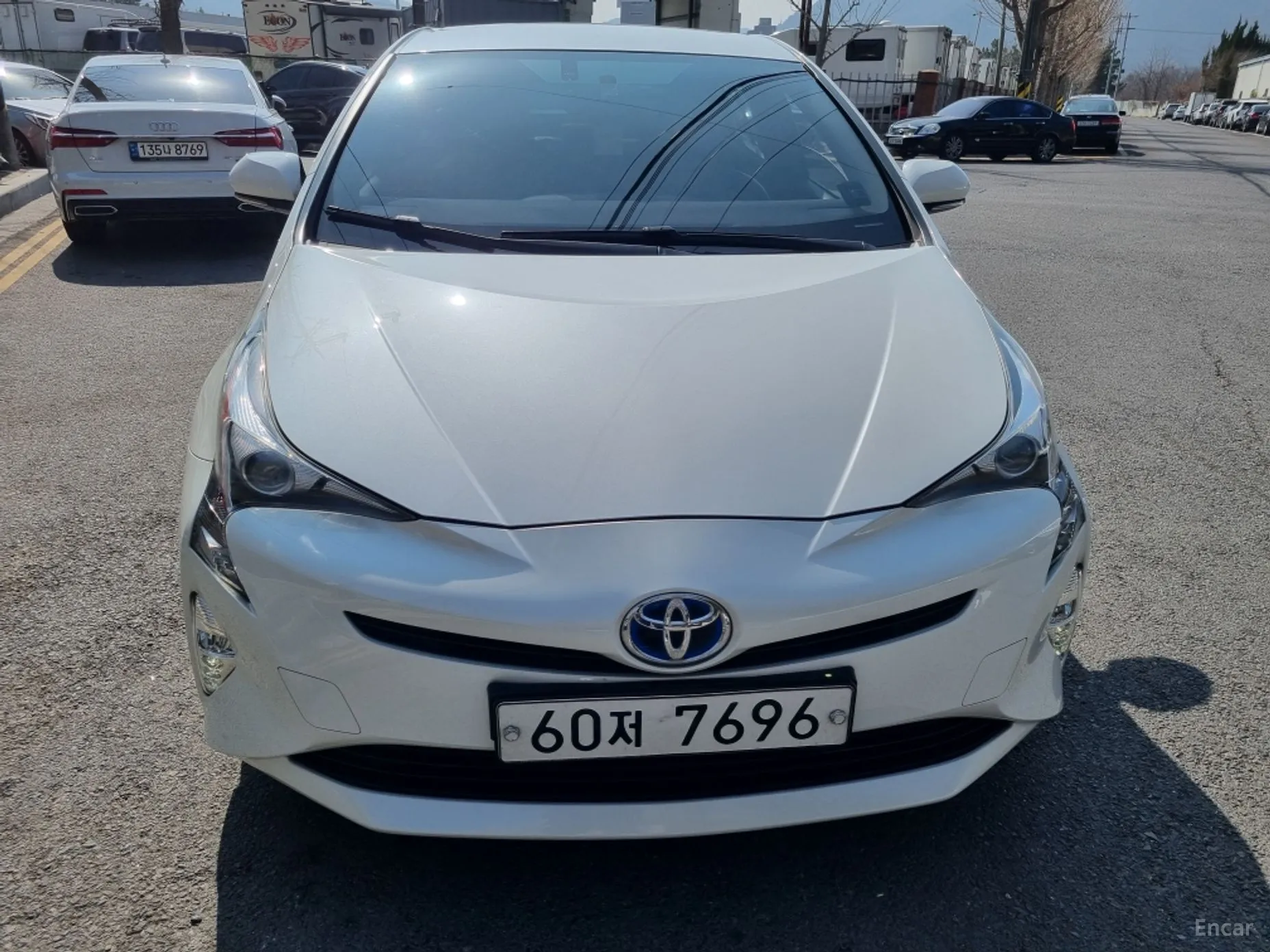 Toyota Prius 4th Generation превью 3