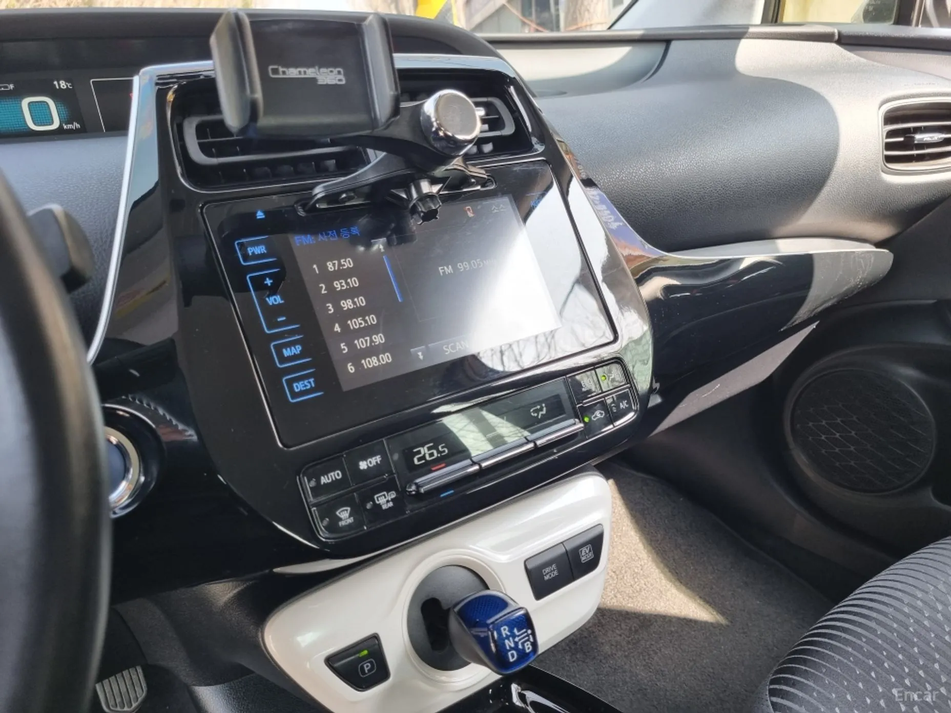 Toyota Prius 4th Generation превью 8