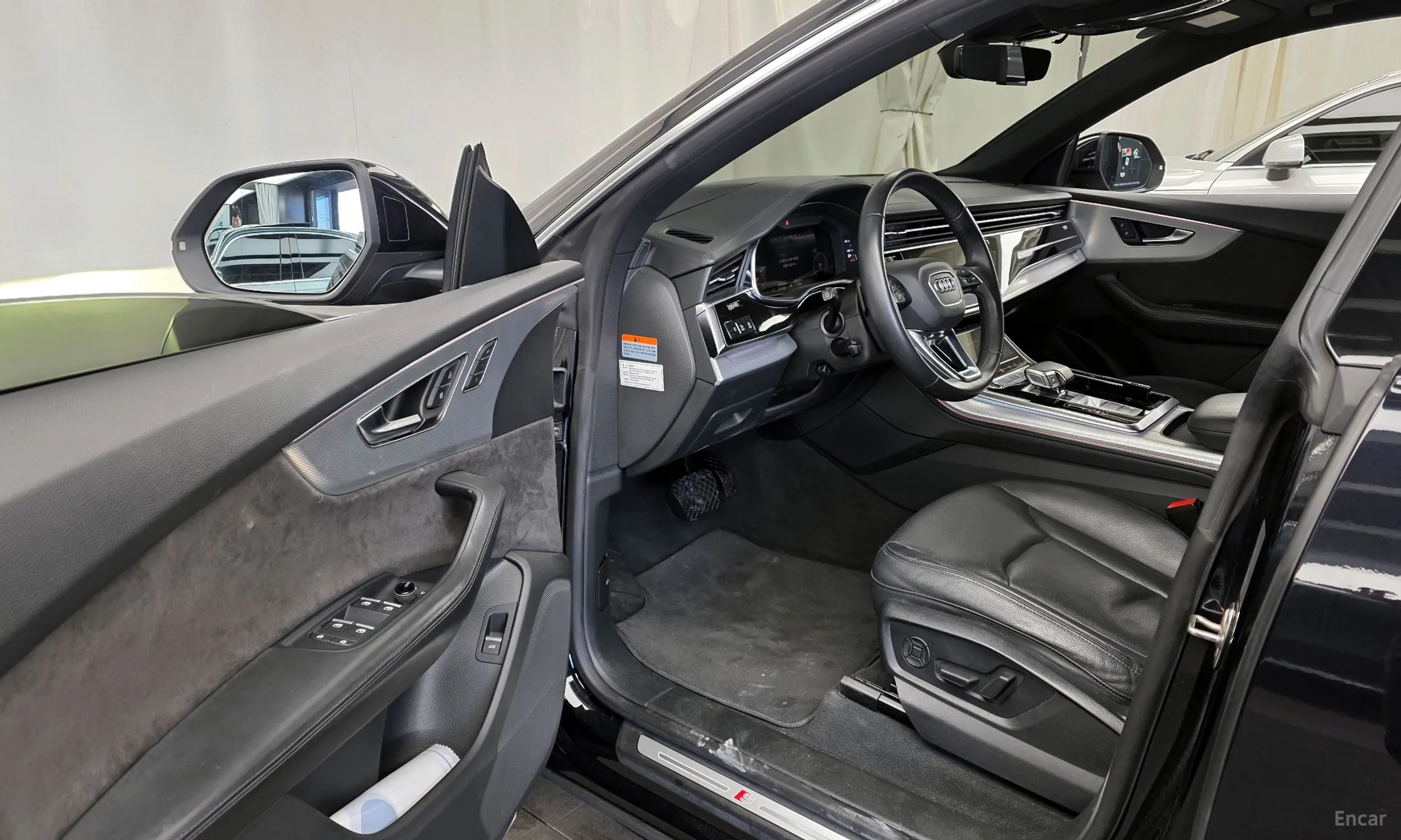 Audi Q8 (4M) превью 10