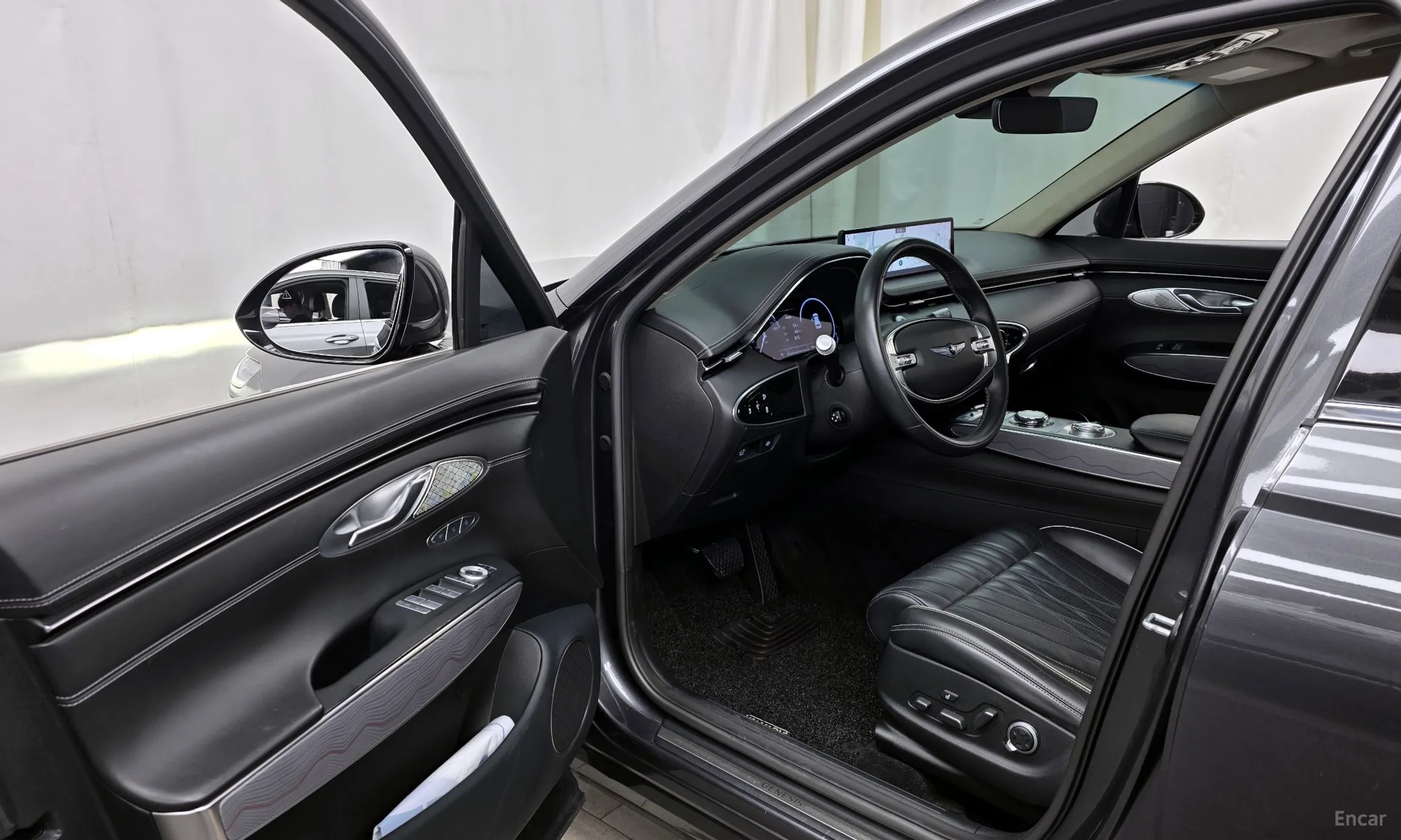 Genesis GV70 превью 10