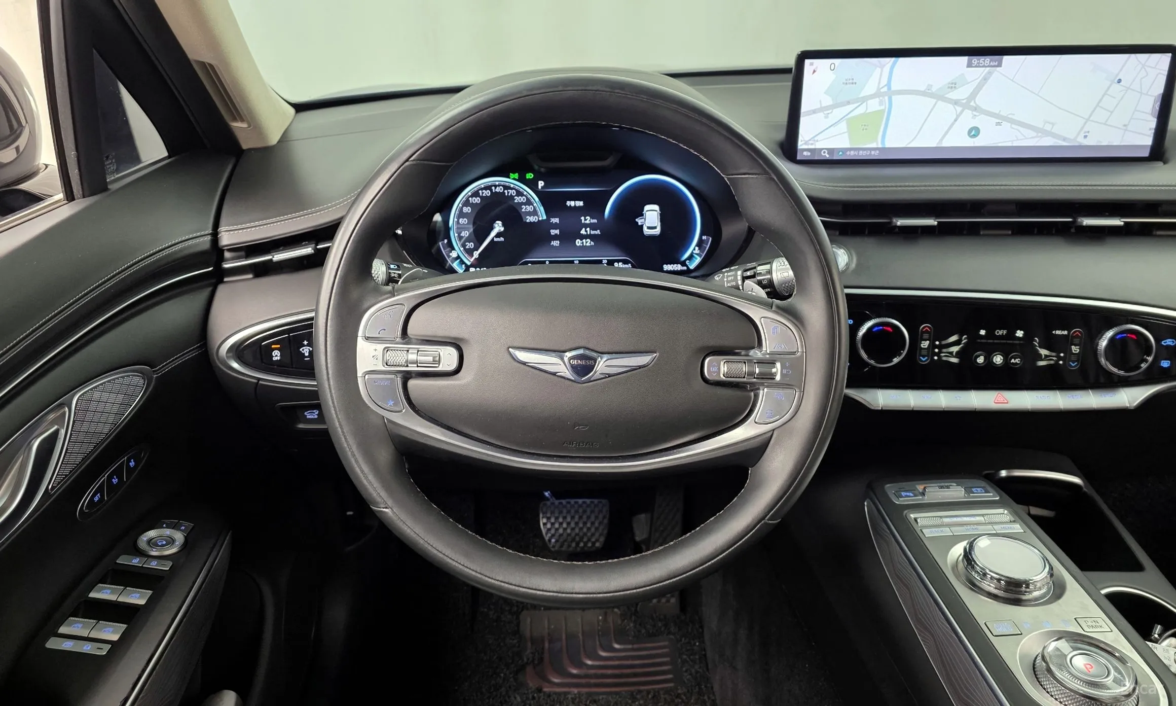 Genesis GV70 превью 13