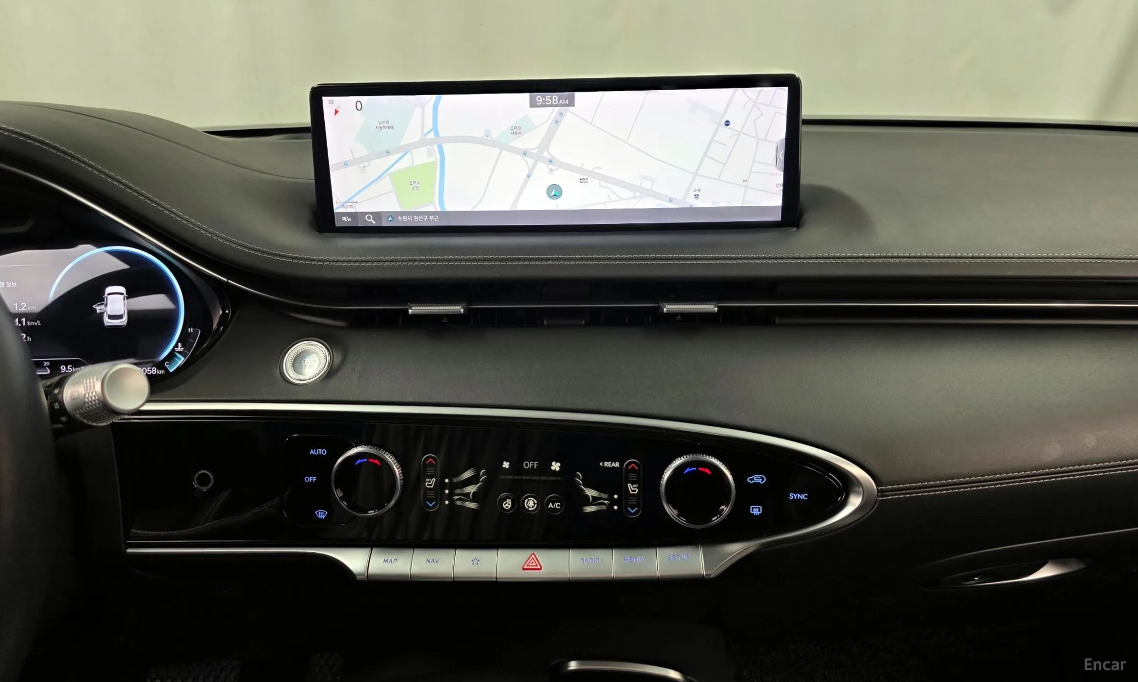 Genesis GV70 превью 14