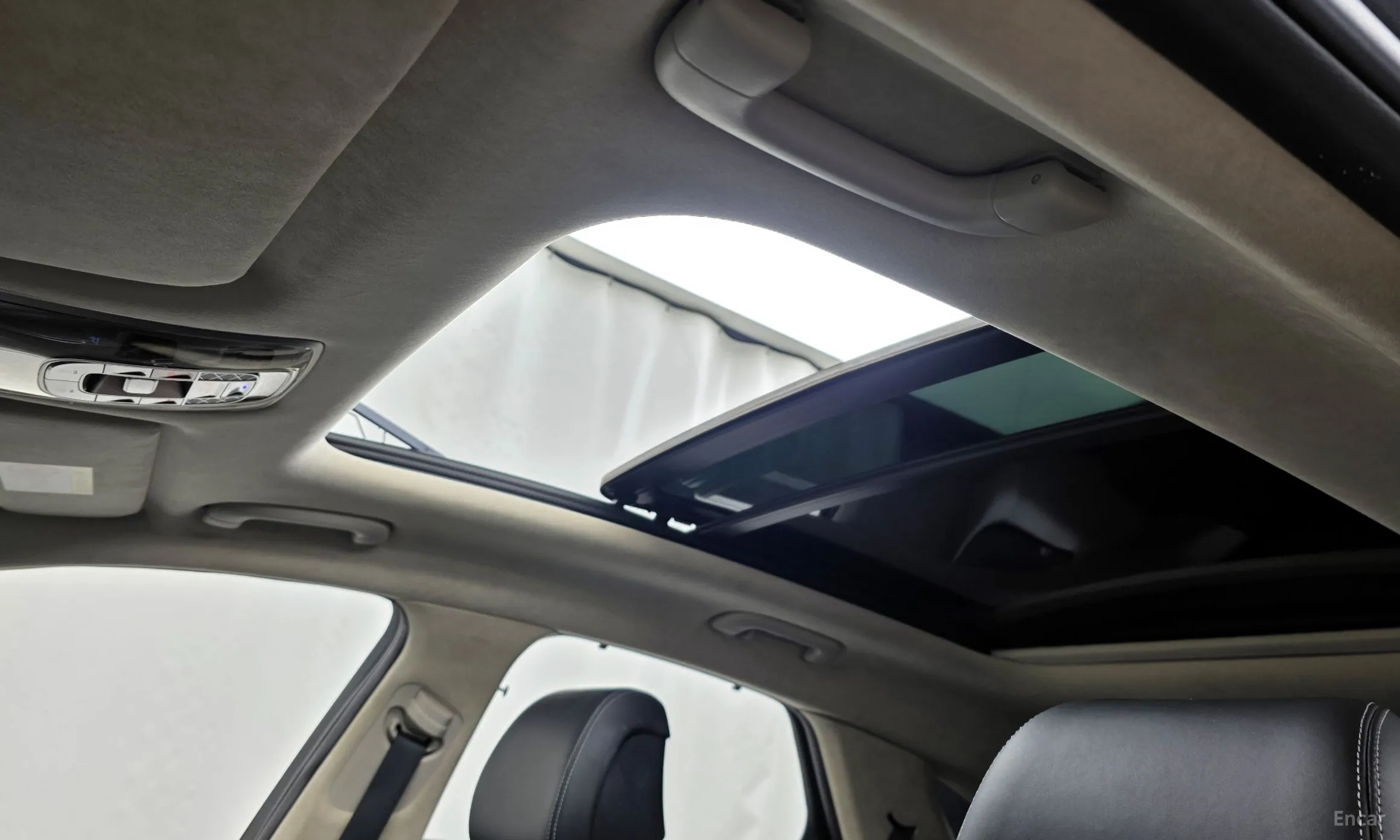Genesis GV70 превью 18