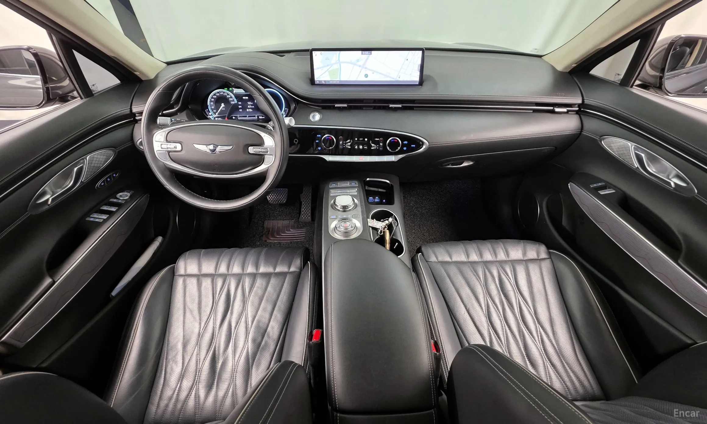 Genesis GV70 превью 7