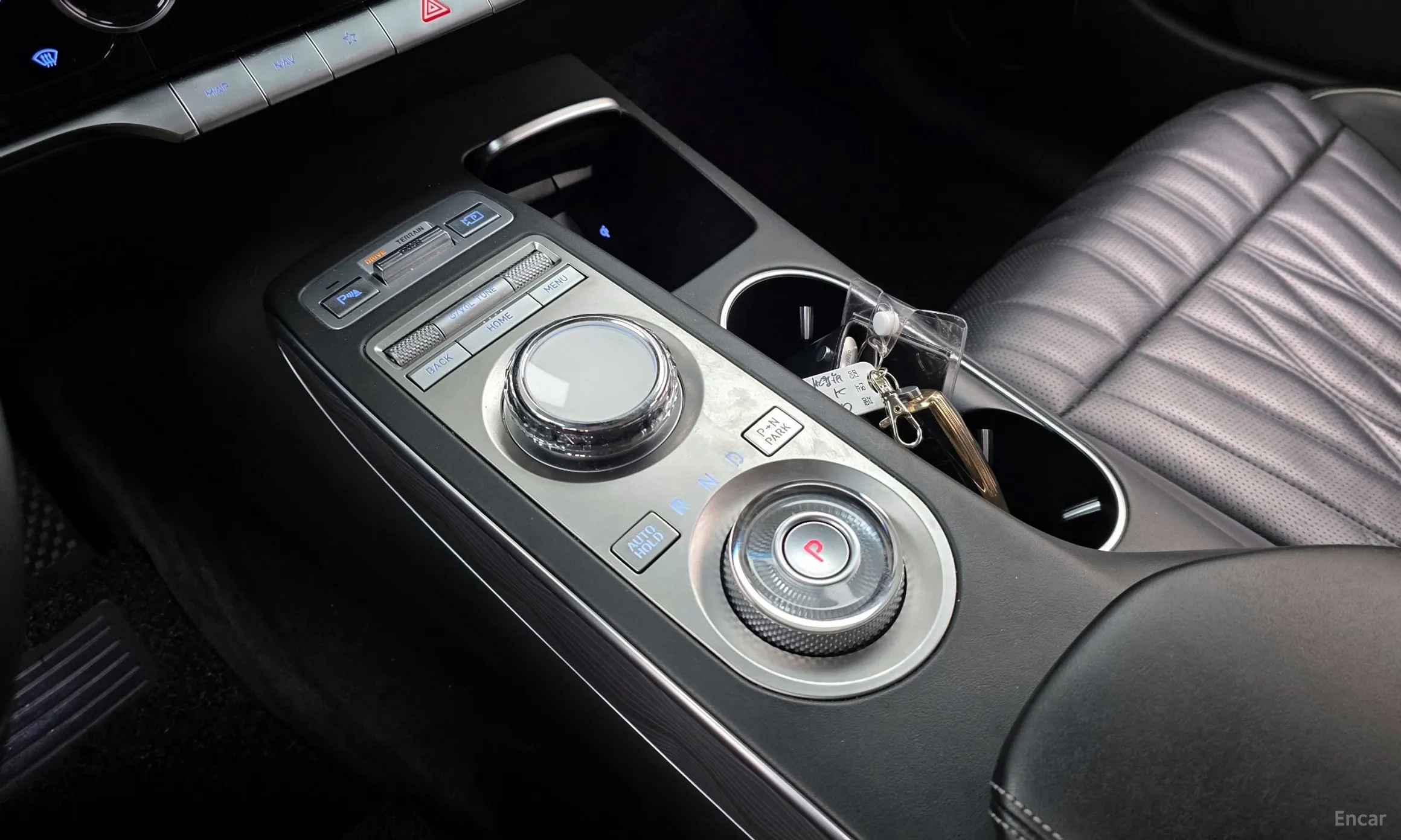 Genesis GV70 превью 9