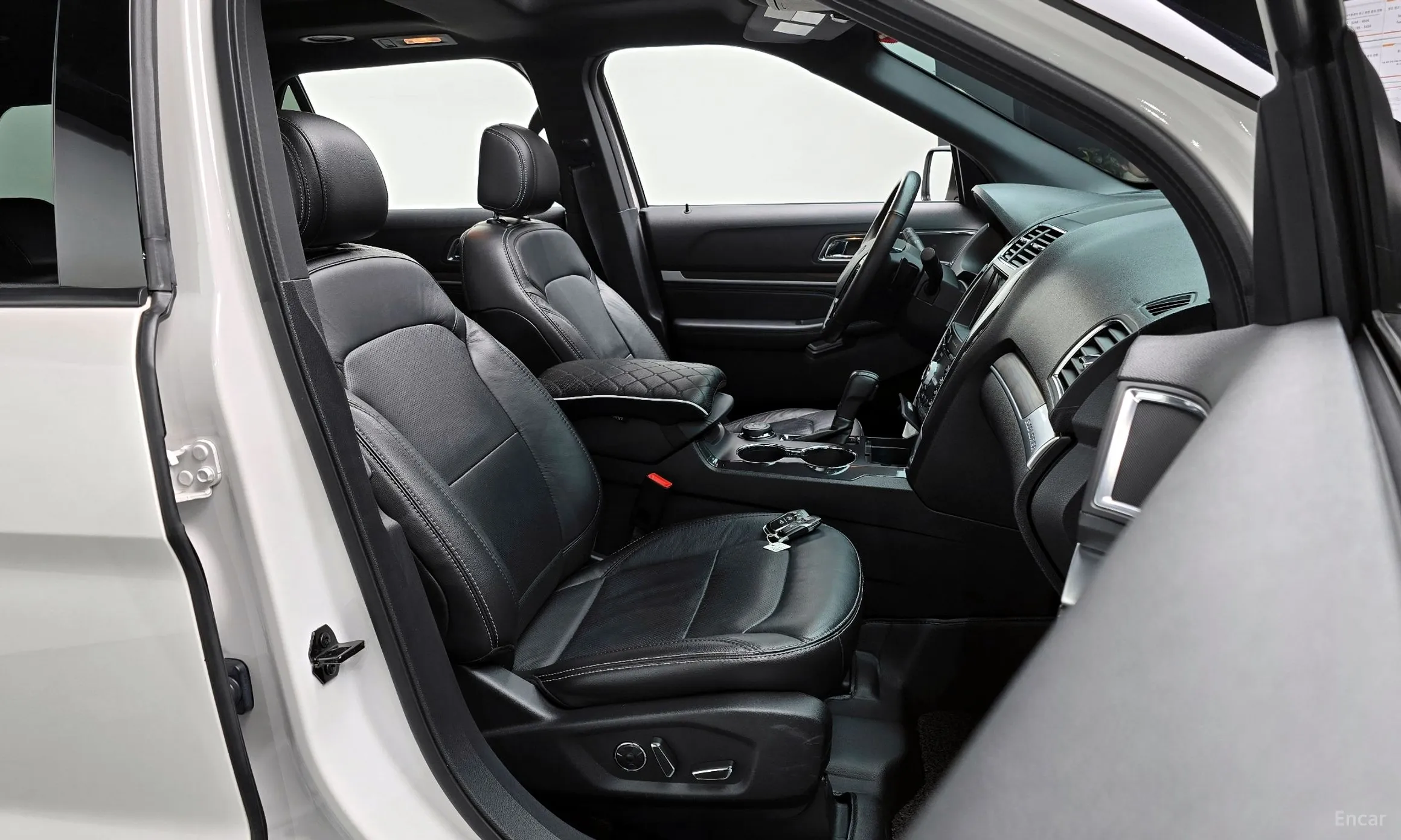 Ford Explorer превью 10