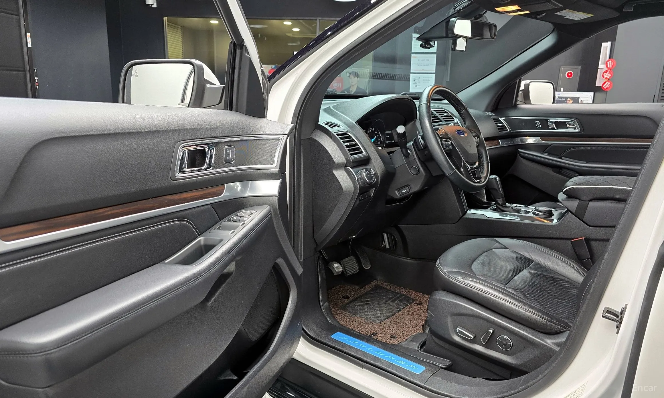 Ford Explorer превью 11