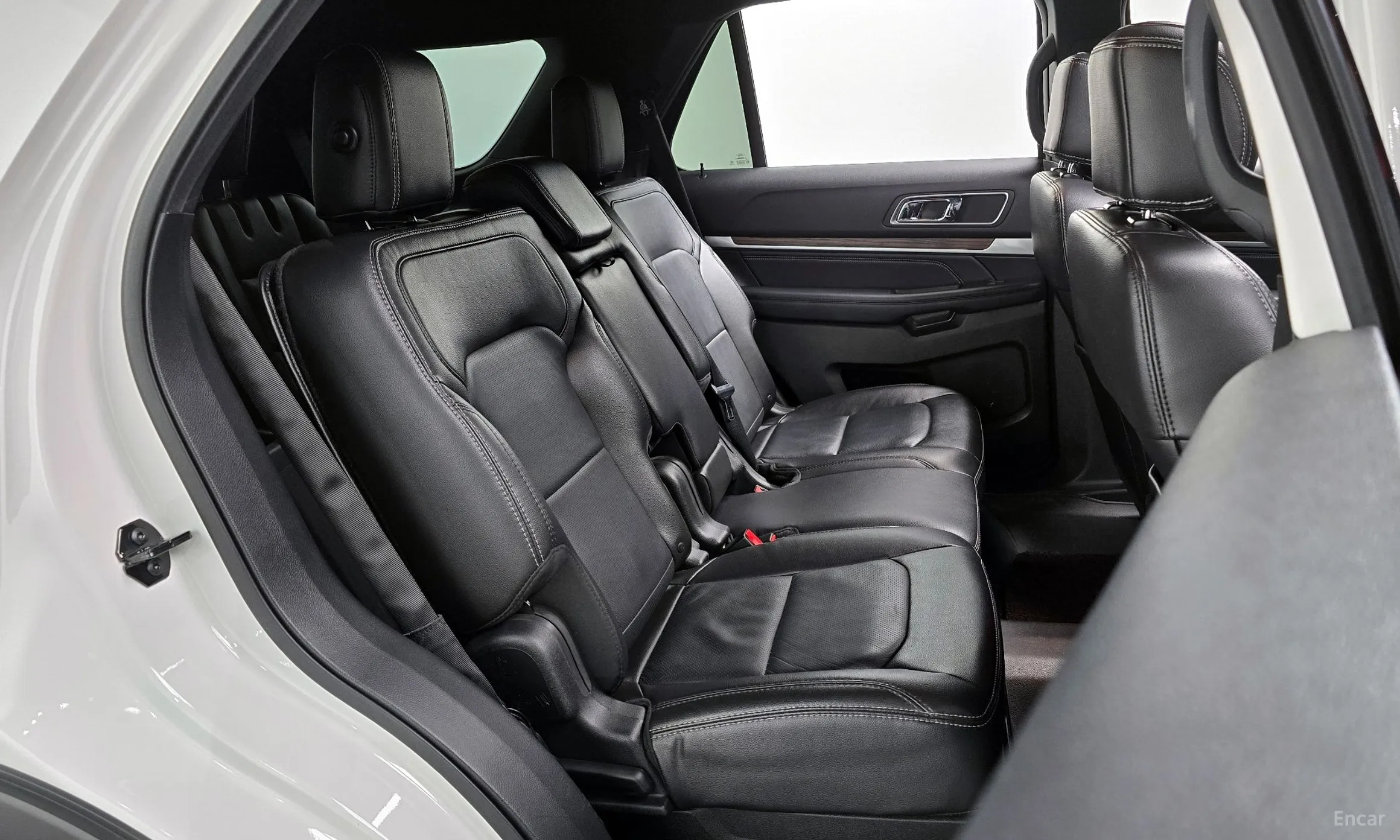 Ford Explorer превью 12