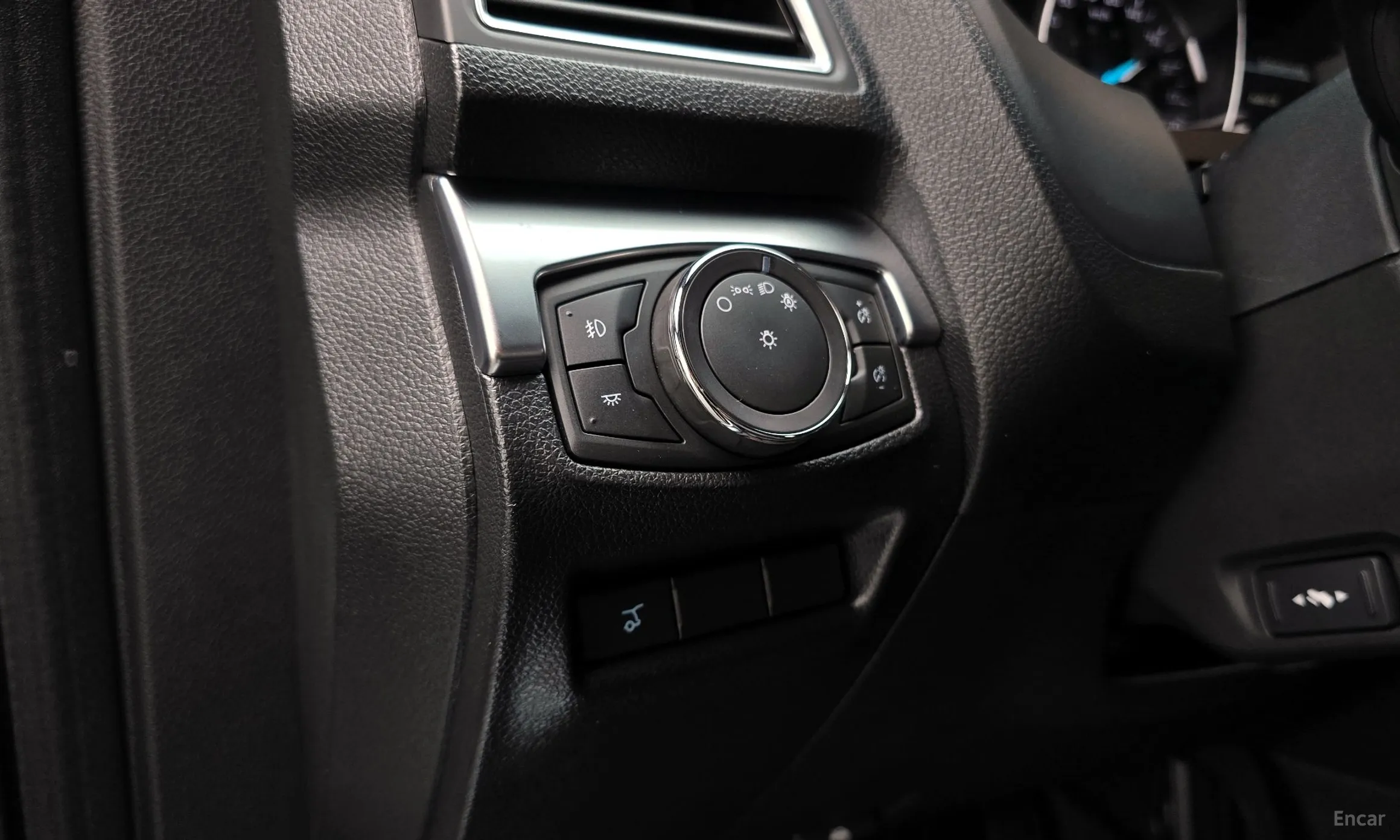 Ford Explorer превью 15