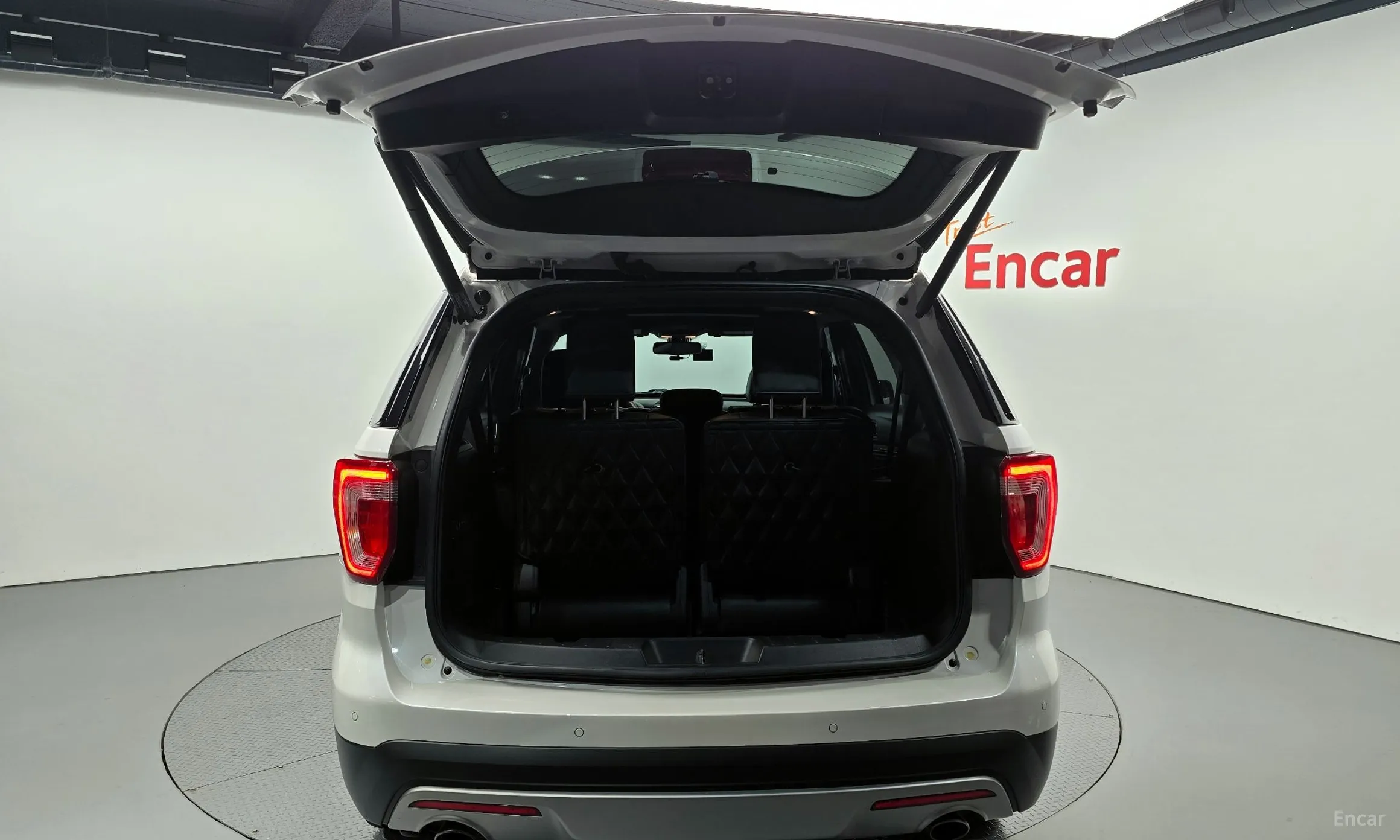 Ford Explorer превью 20