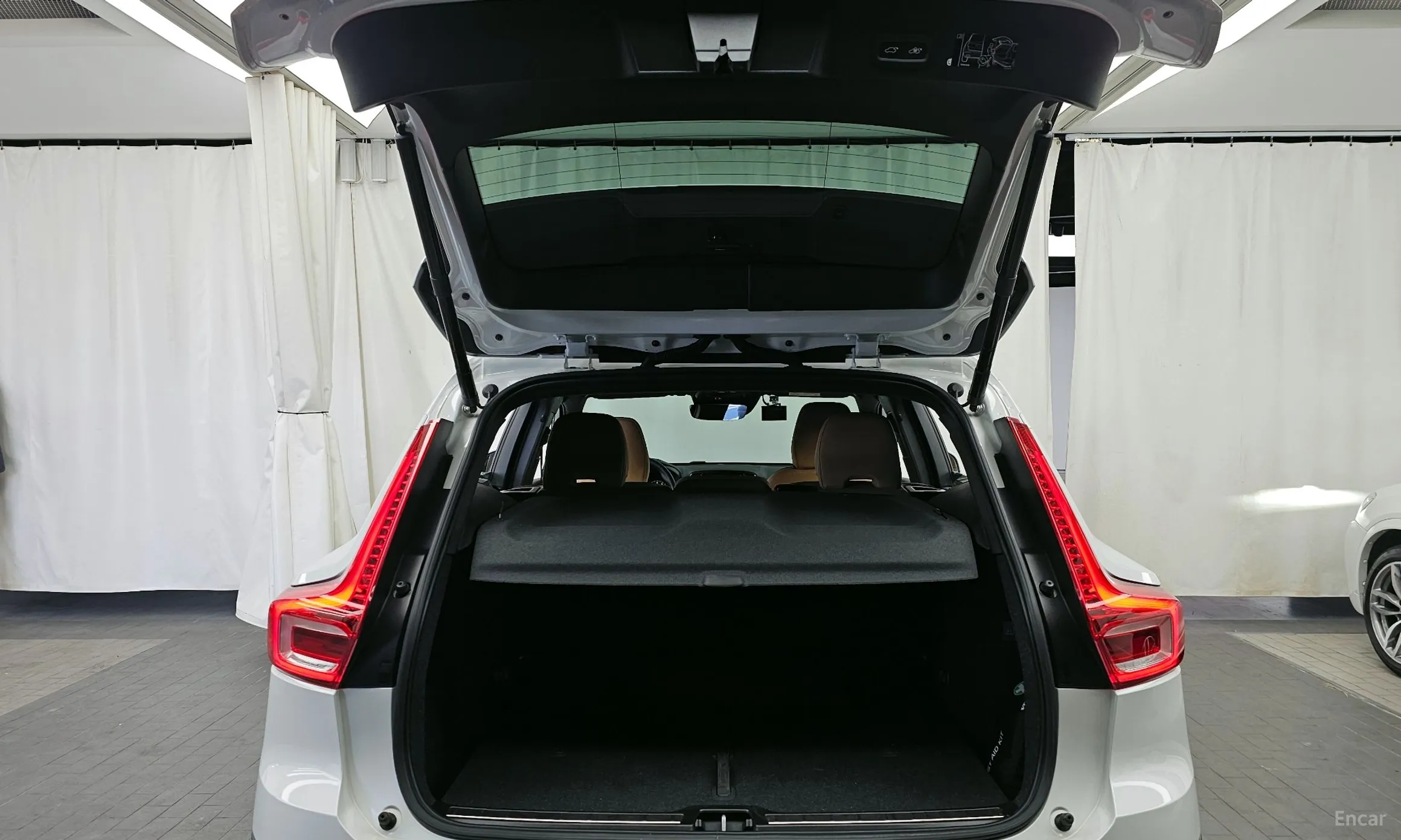 Volvo XC40 превью 20