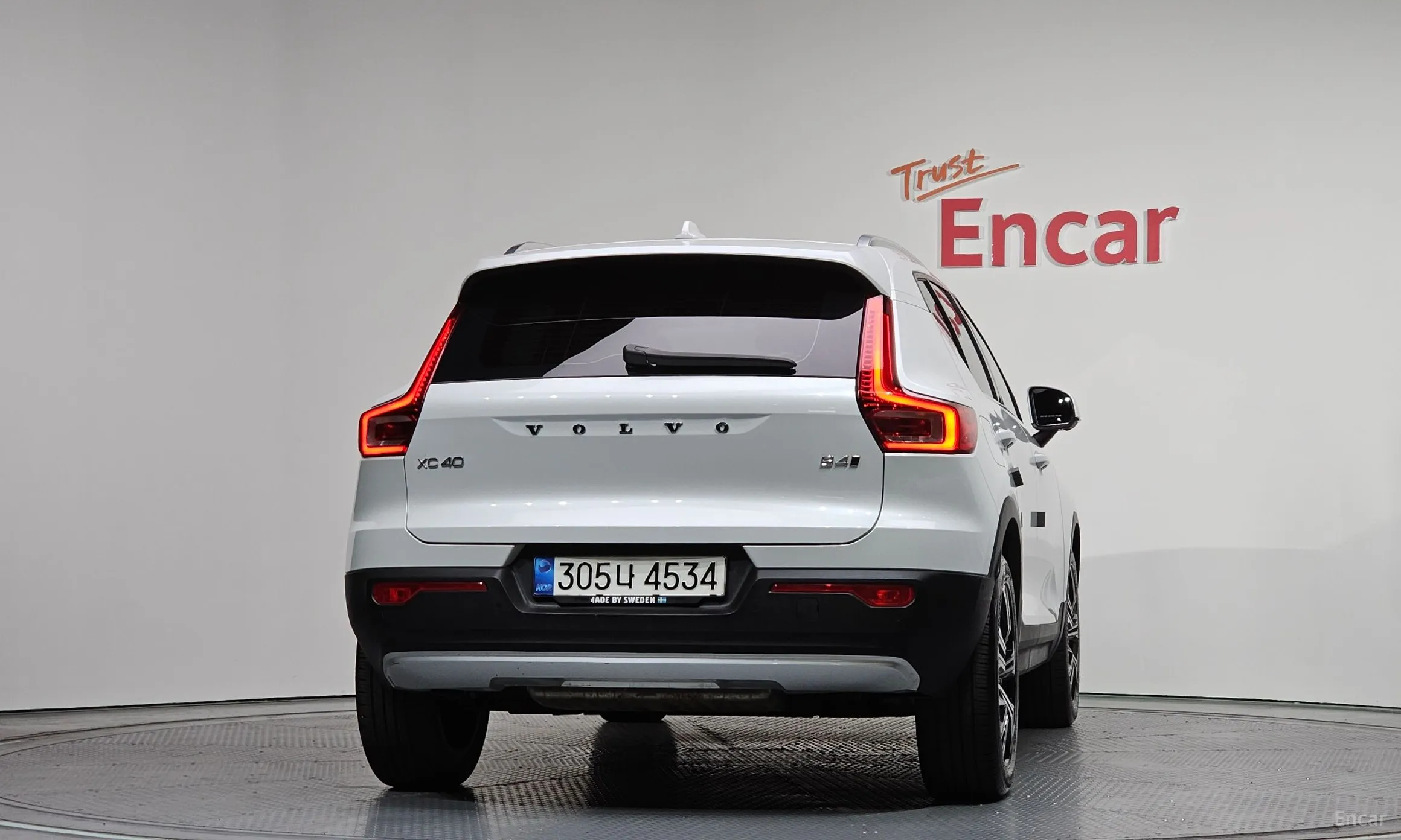 Volvo XC40 превью 4