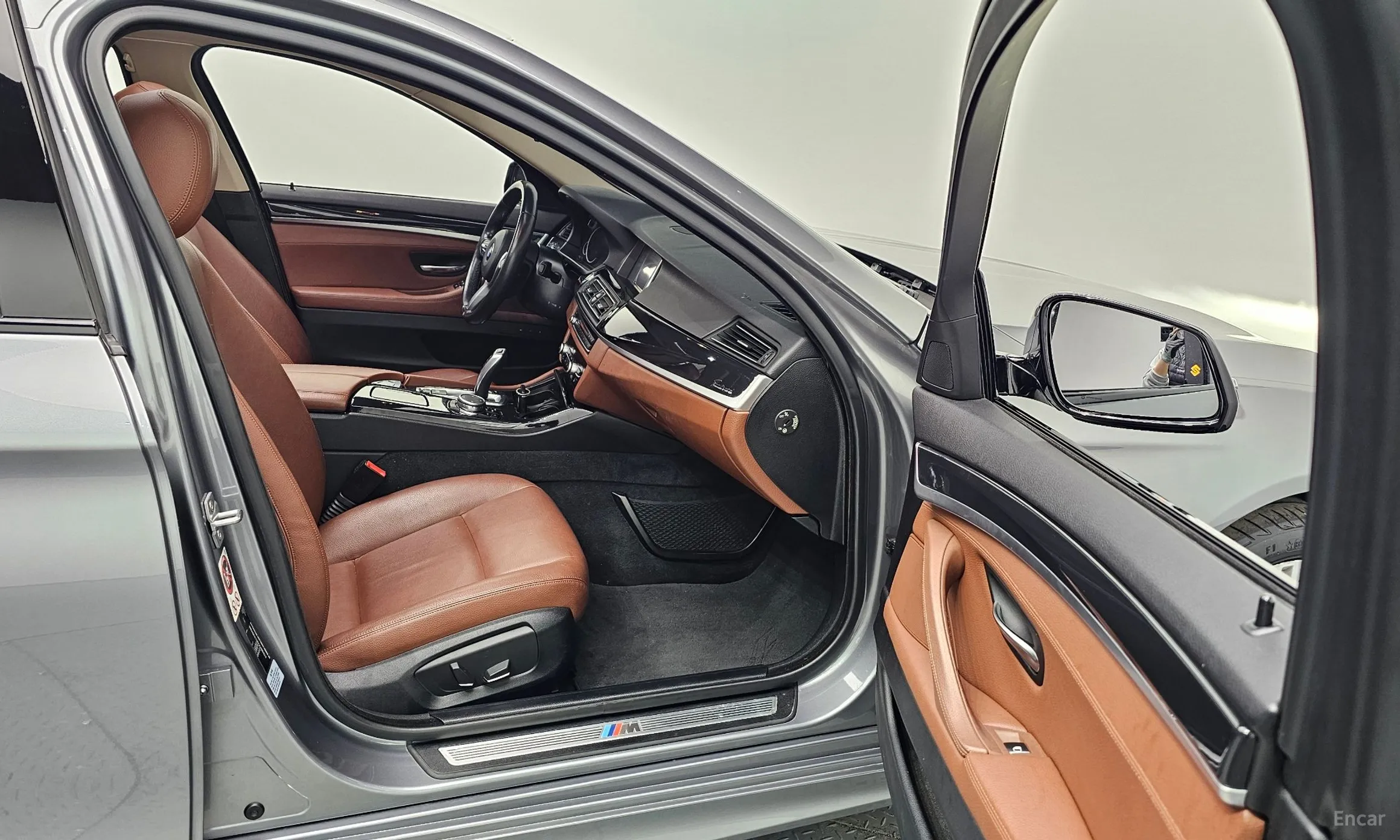 BMW 5 Series (F10) превью 10