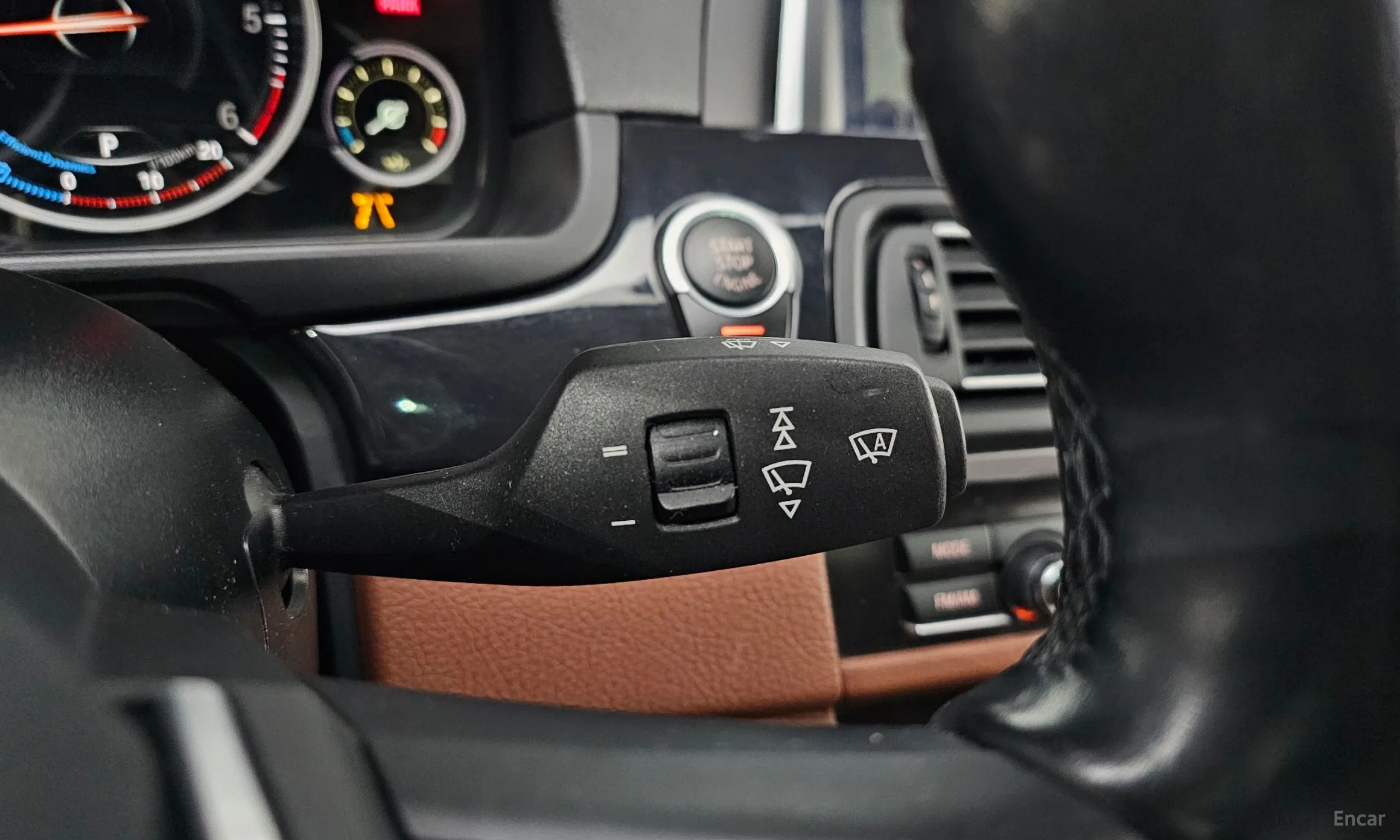 BMW 5 Series (F10) превью 17