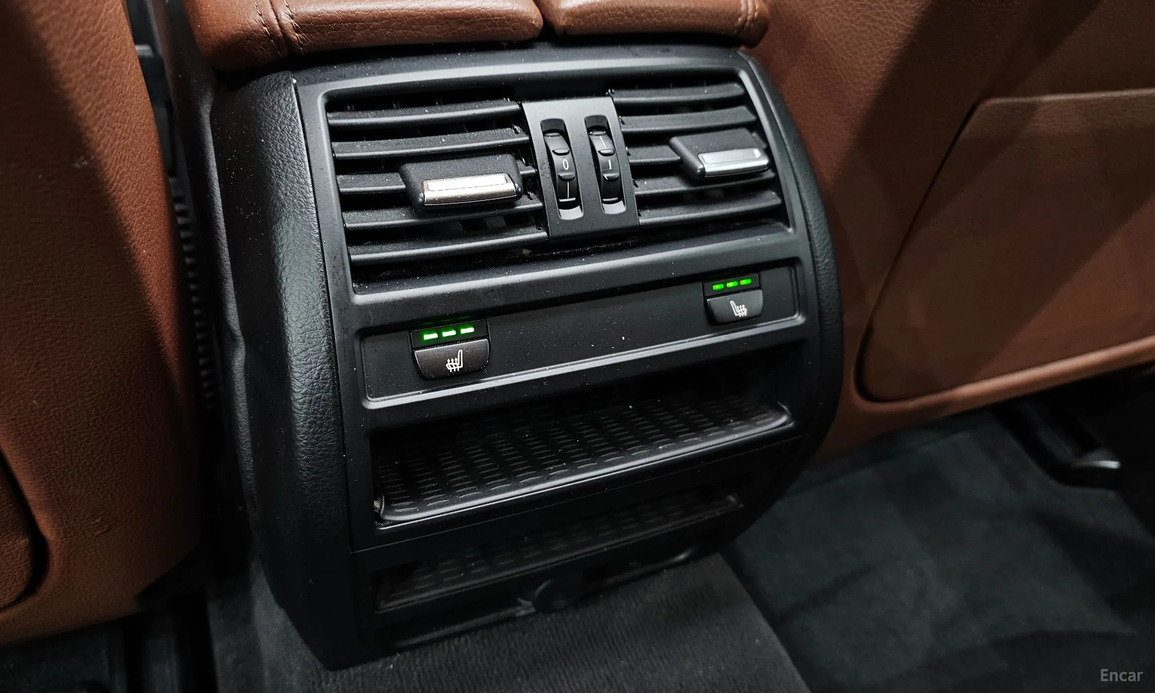BMW 5 Series (F10) превью 19