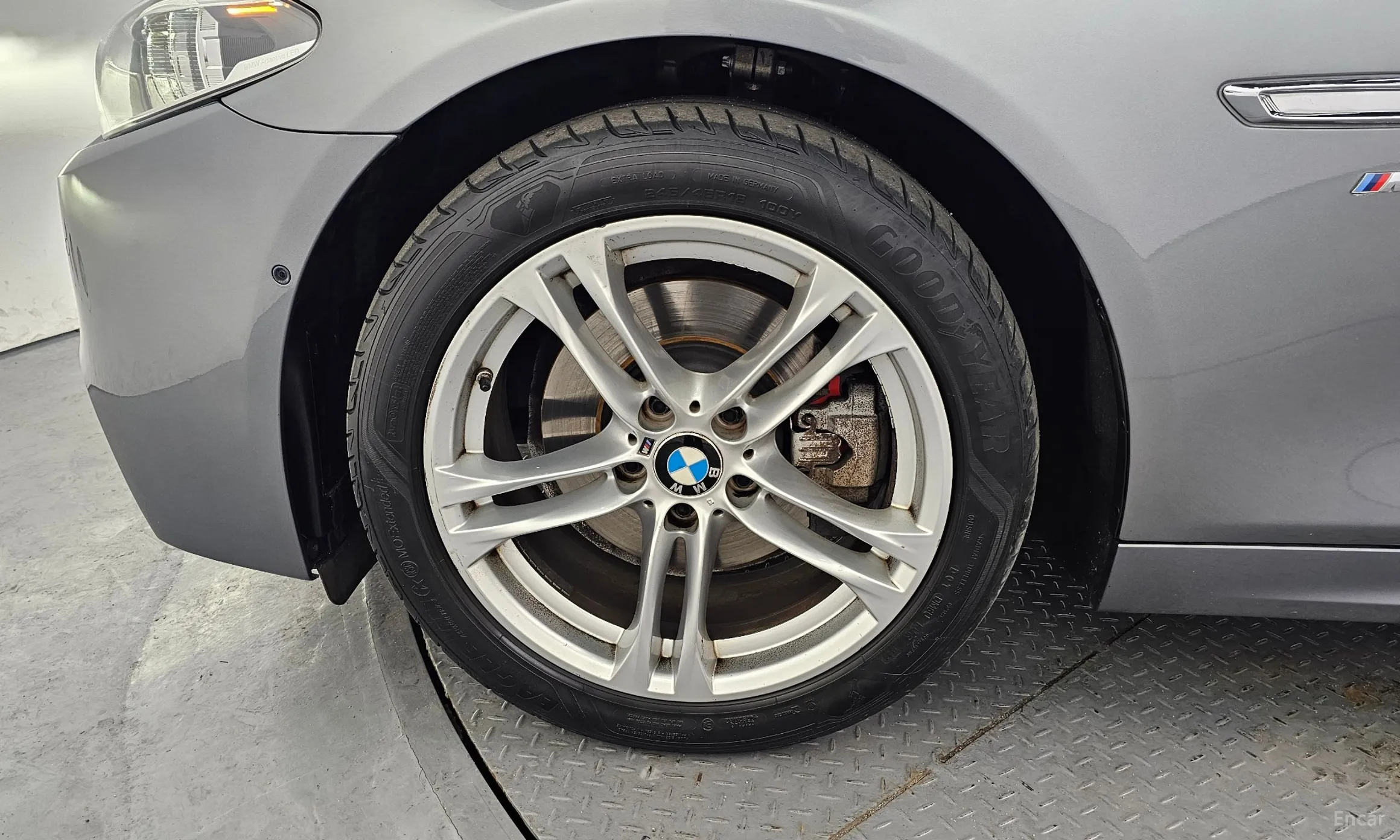 BMW 5 Series (F10) превью 5
