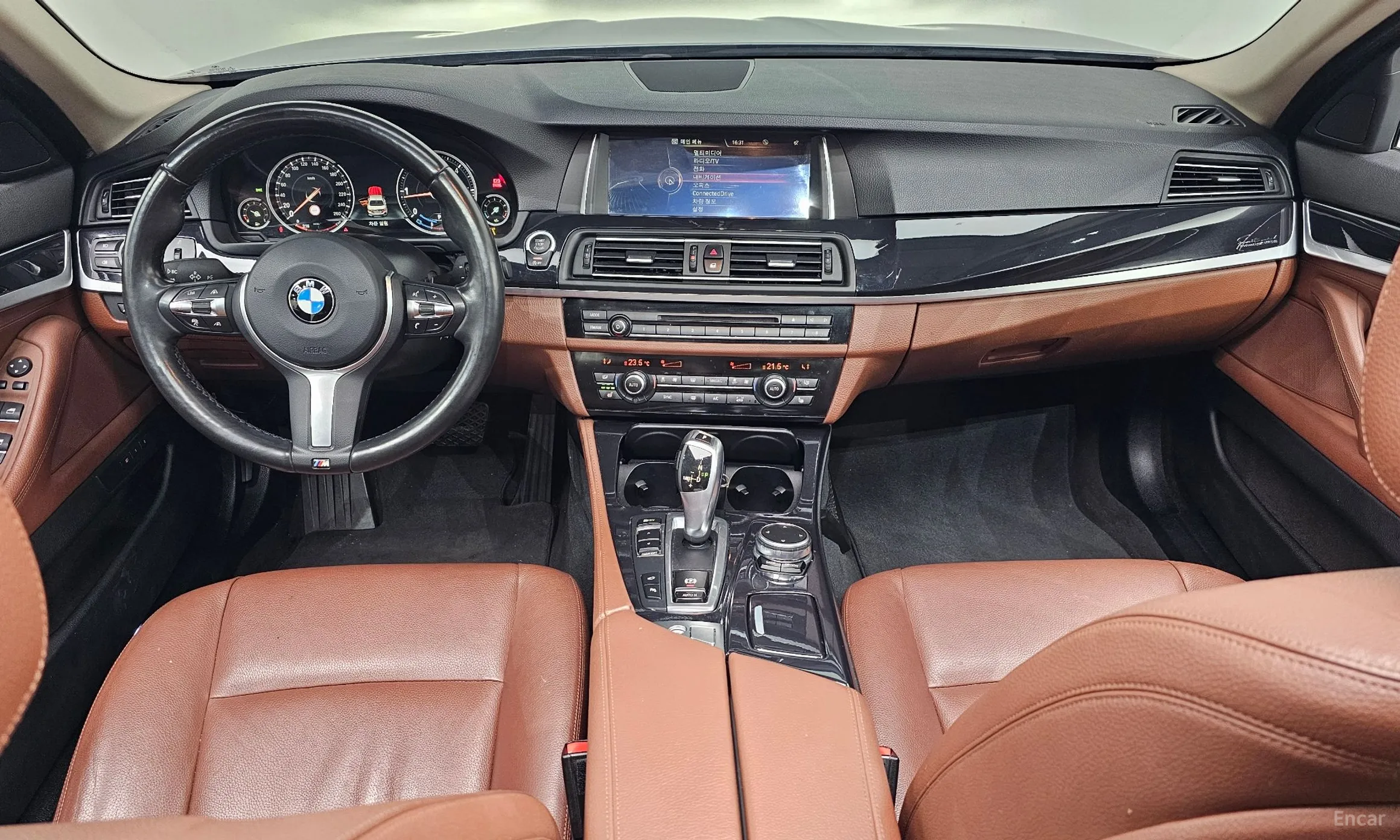 BMW 5 Series (F10) превью 7