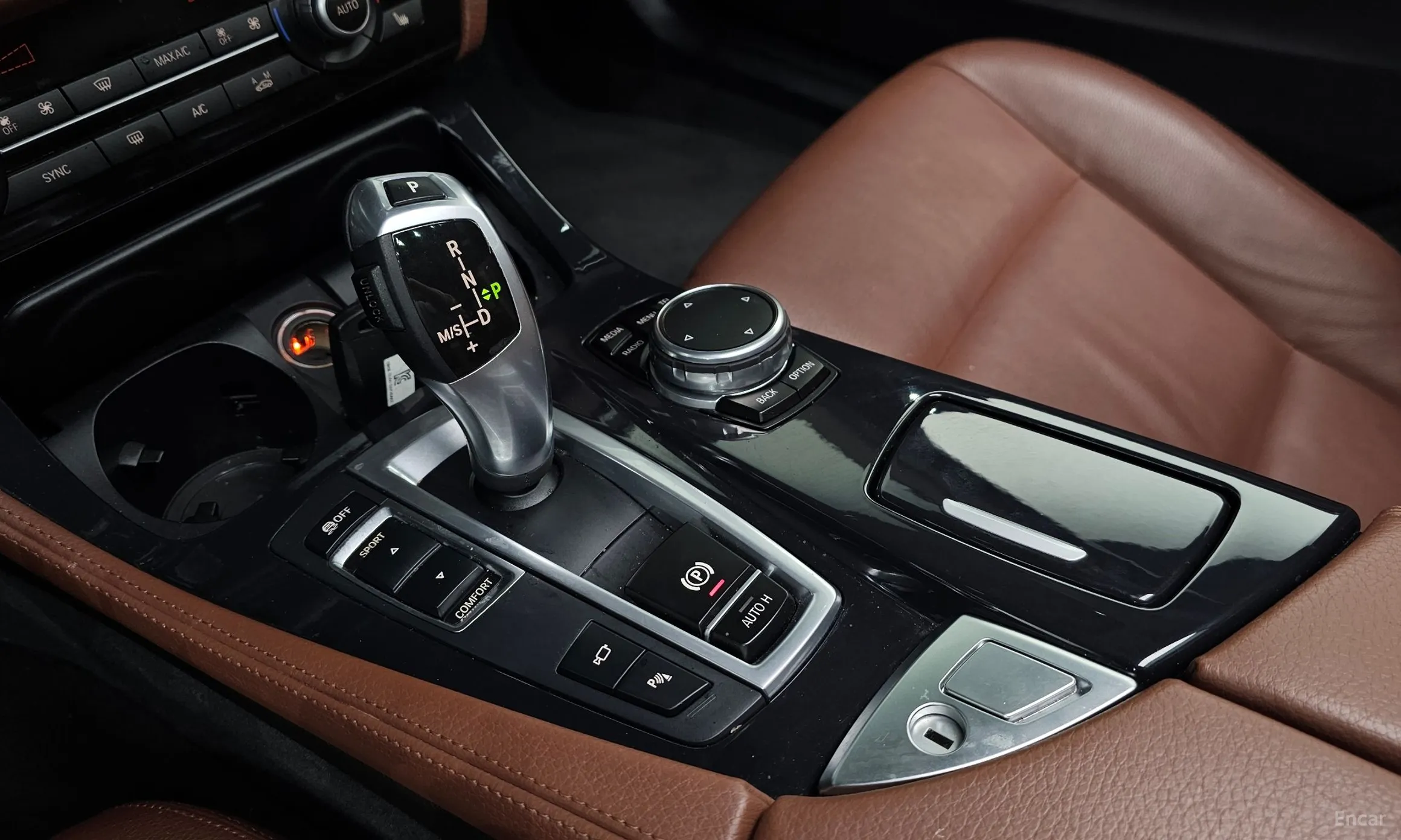 BMW 5 Series (F10) превью 9