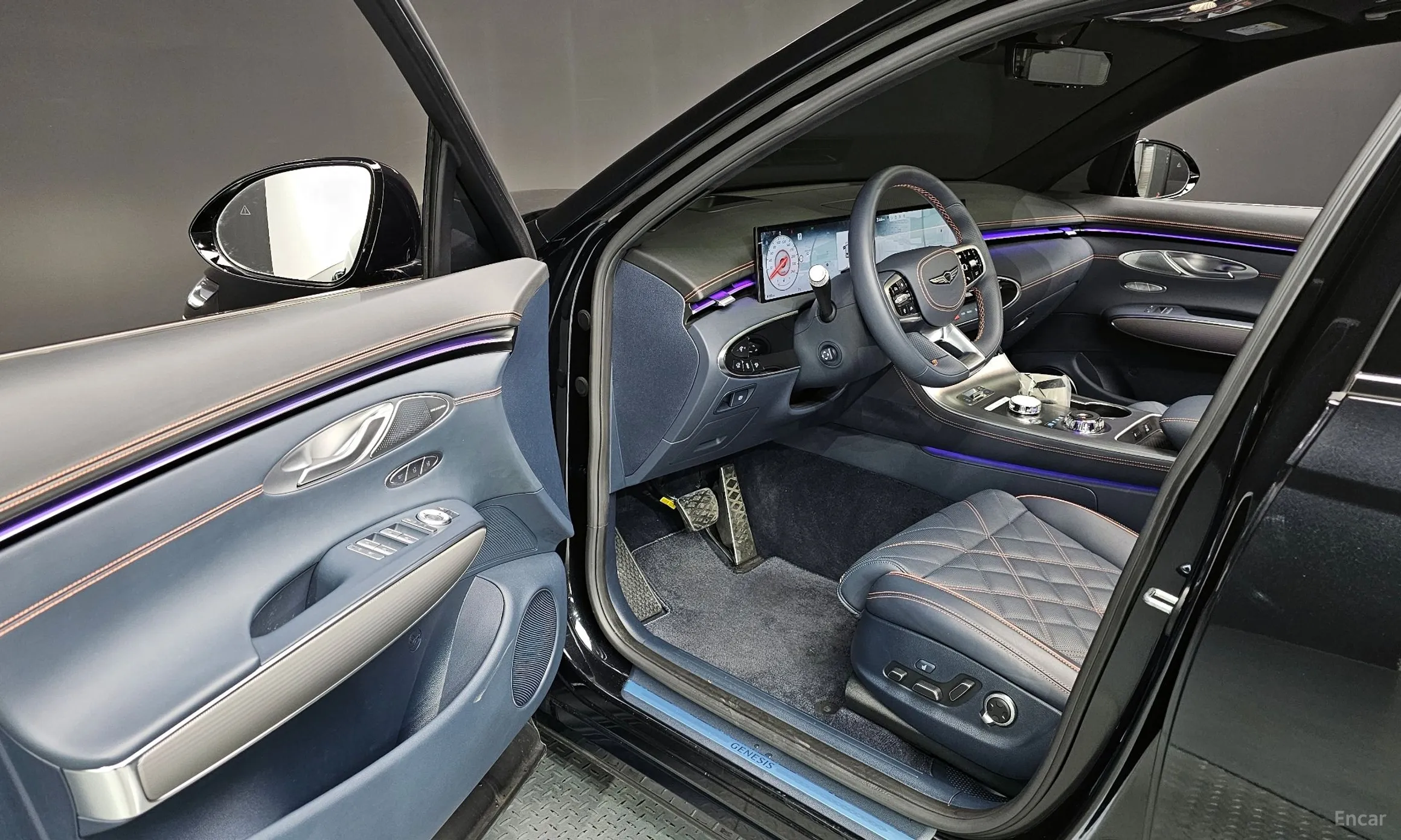 Genesis GV70 превью 10