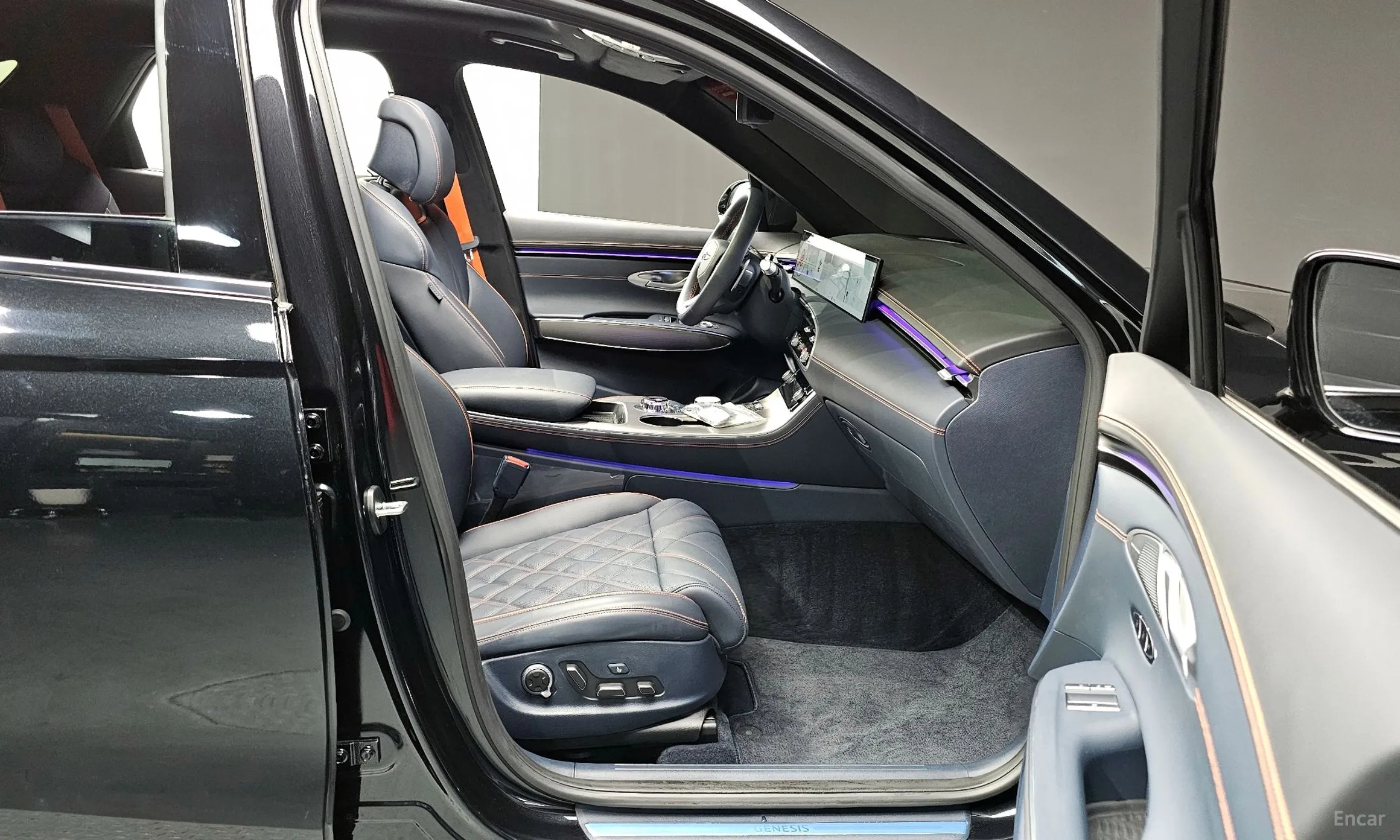 Genesis GV70 превью 11