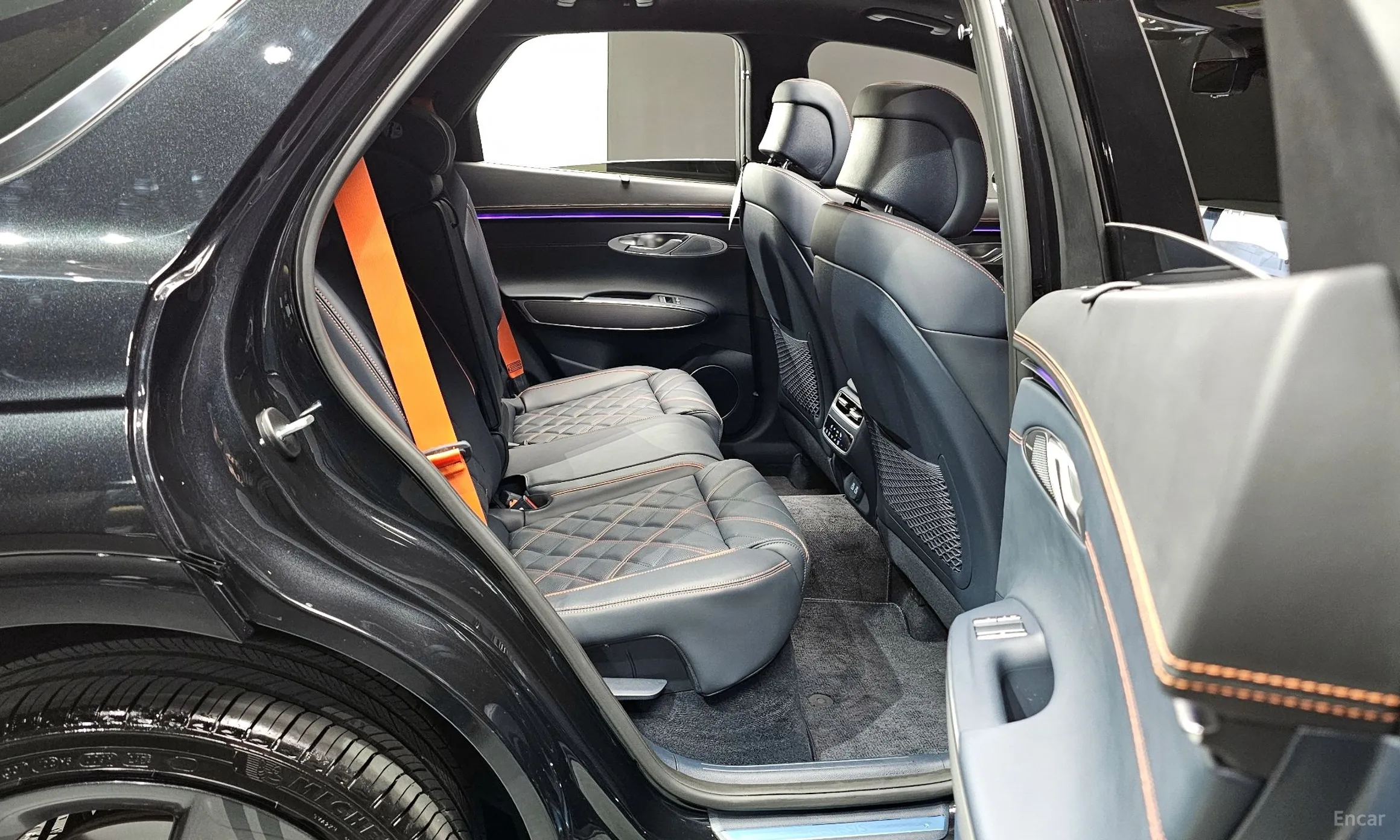 Genesis GV70 превью 12