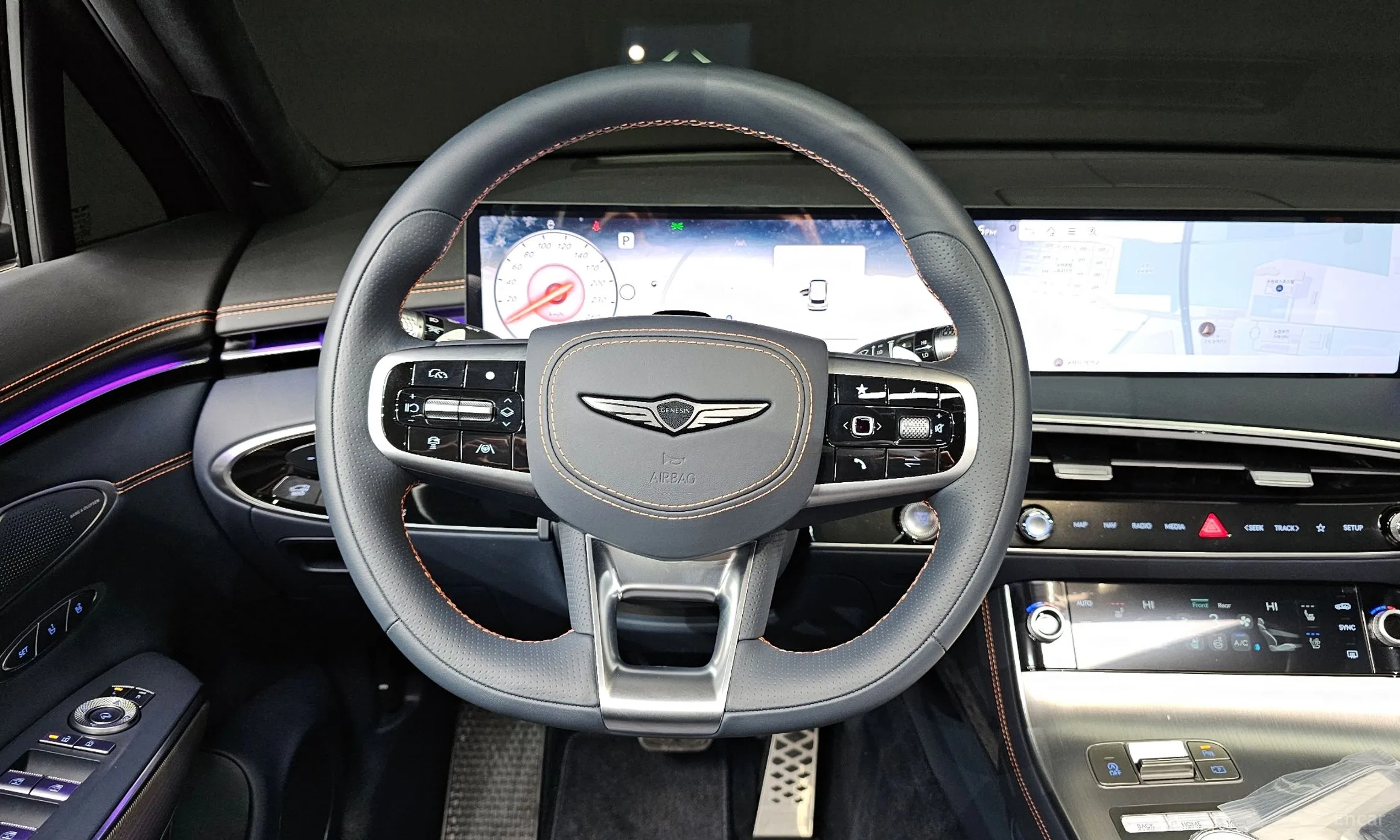 Genesis GV70 превью 13