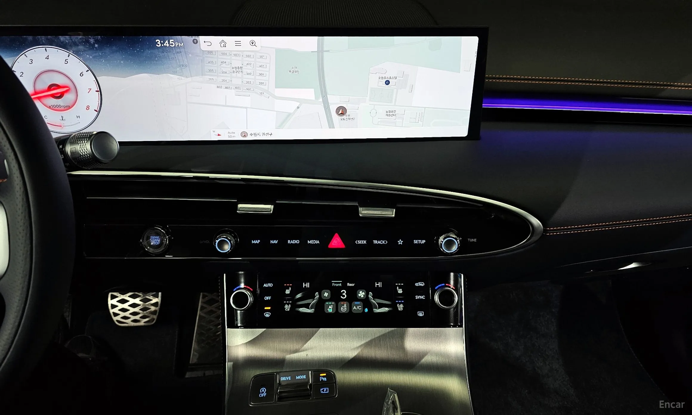 Genesis GV70 превью 14