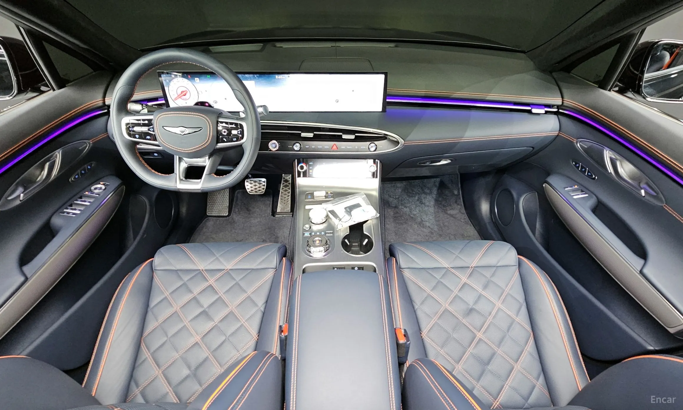 Genesis GV70 превью 7