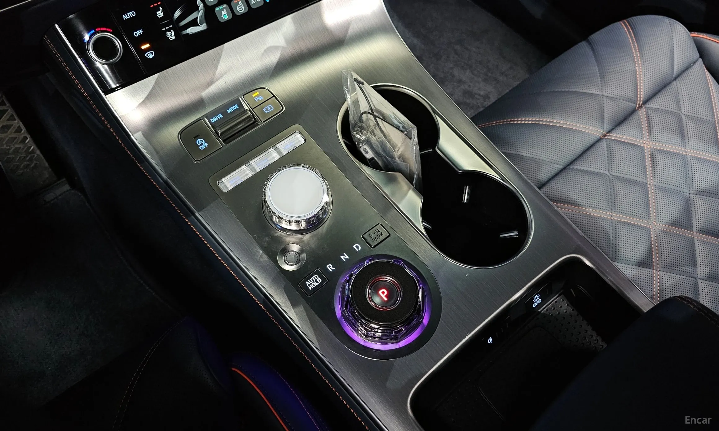 Genesis GV70 превью 9