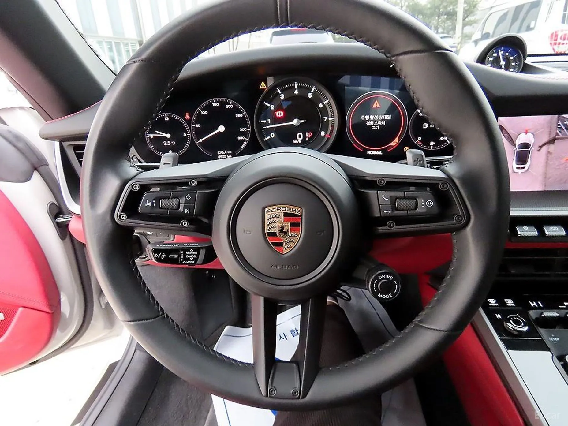 Porsche 911 (992) превью 10