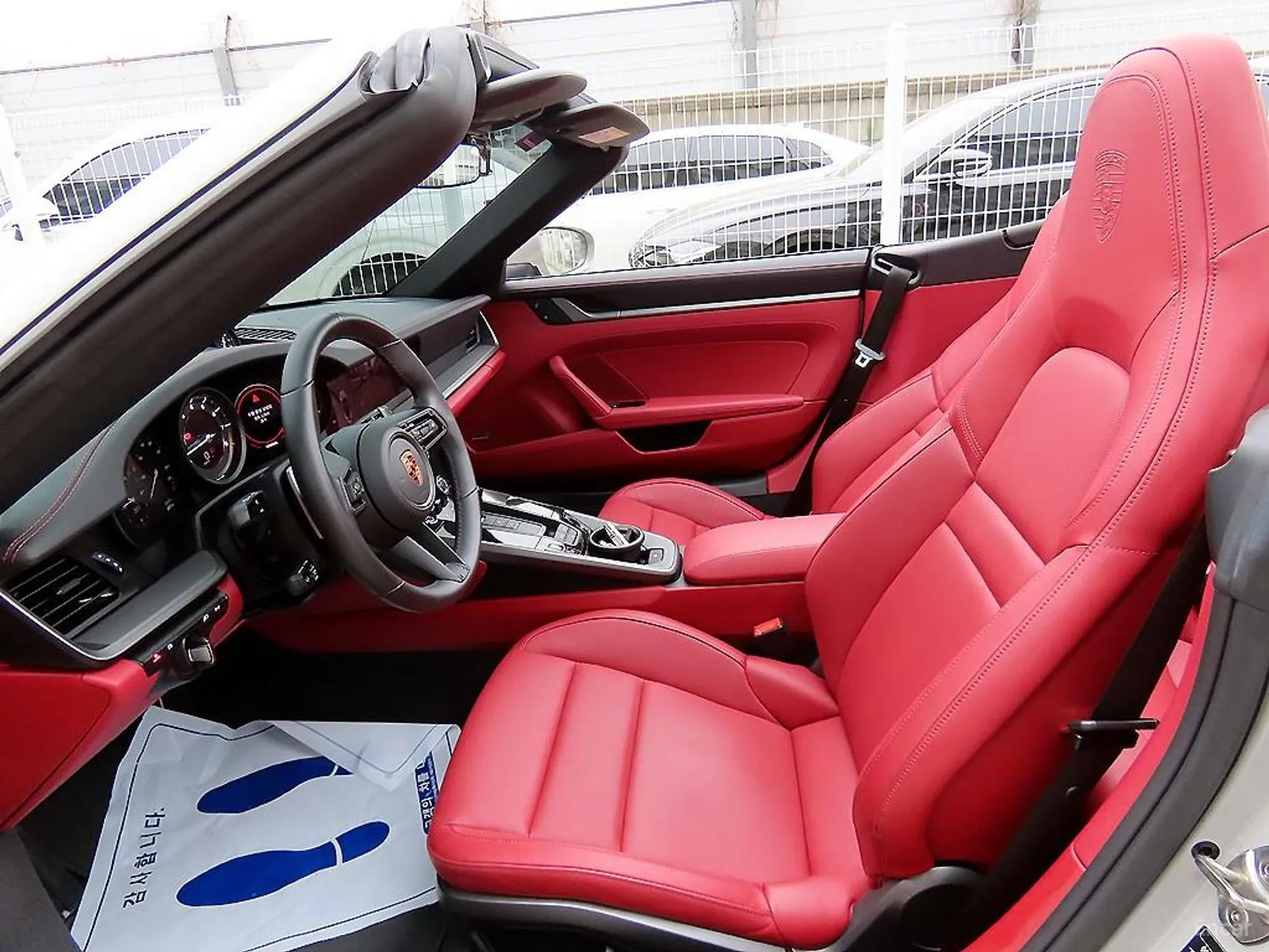 Porsche 911 (992) превью 13